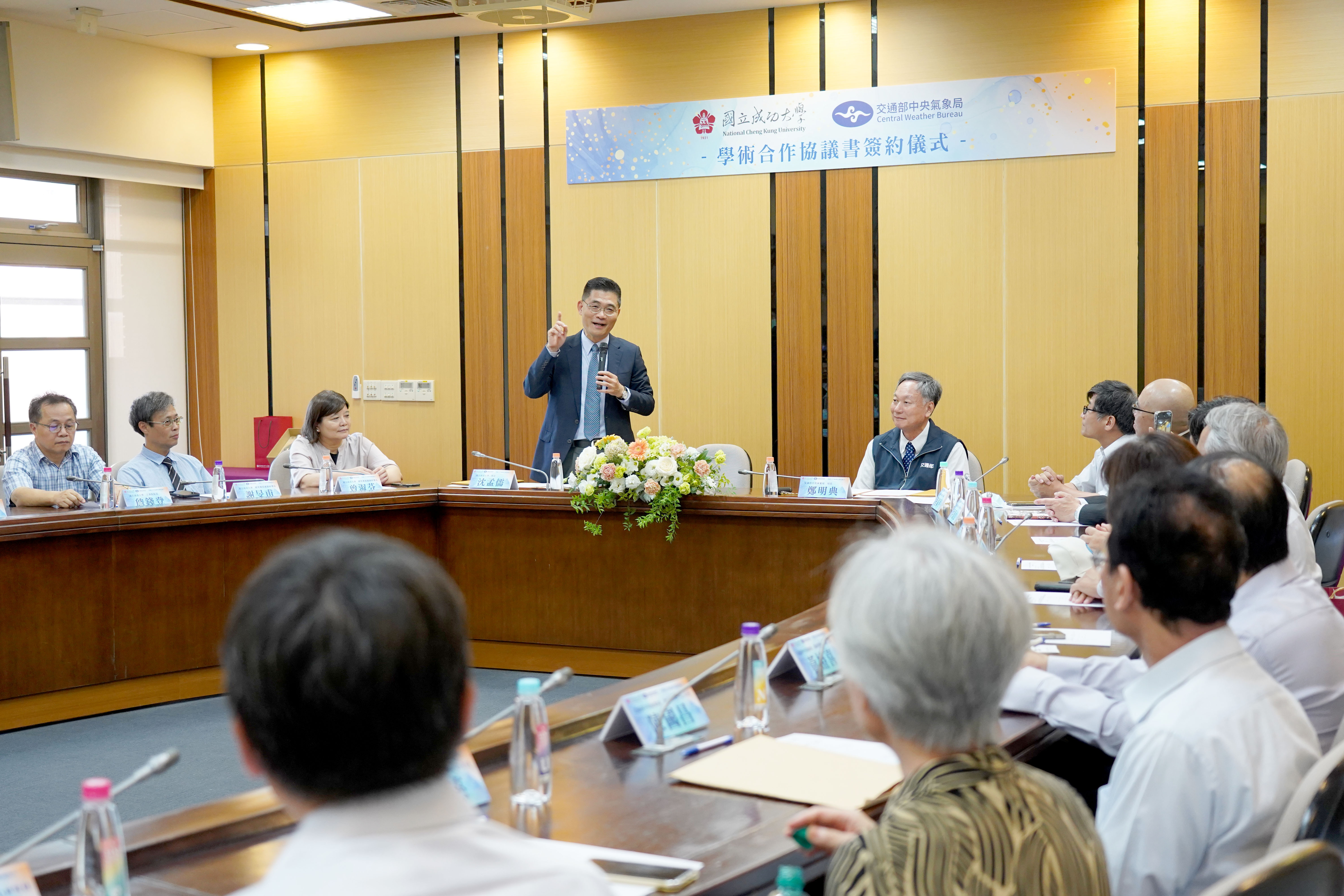 成大沈孟儒校長指出,大學是人才與知識的匯集地,學術研究要落實運用、並能跨界合作,才能產生新的知識動能。