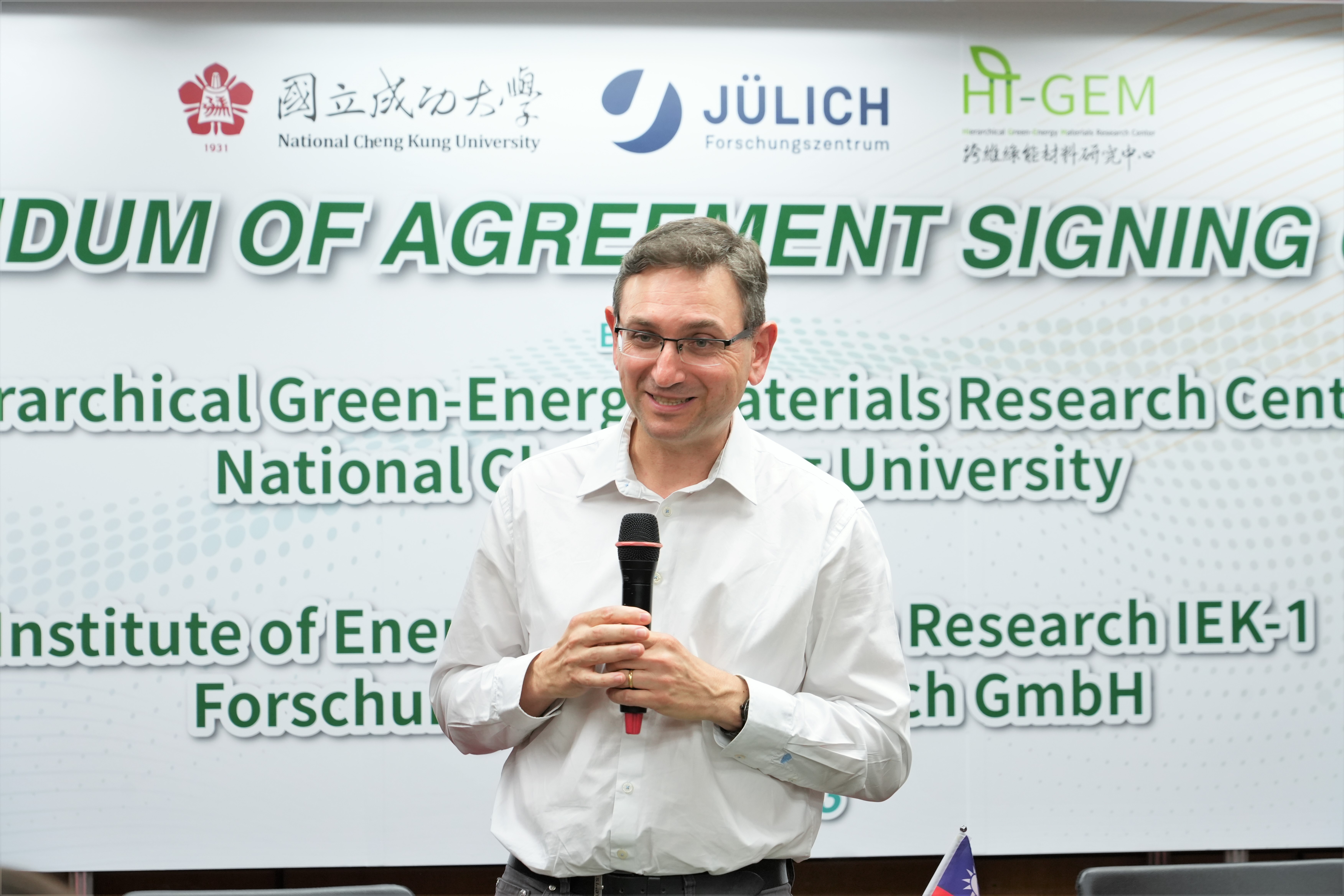 德國 IEK-1 中心主任 Prof. Olivier Guillon(音譯:奧利維爾 吉永)期待透過本次簽署,共同解決各種挑戰,推動綠色能源技術的發展