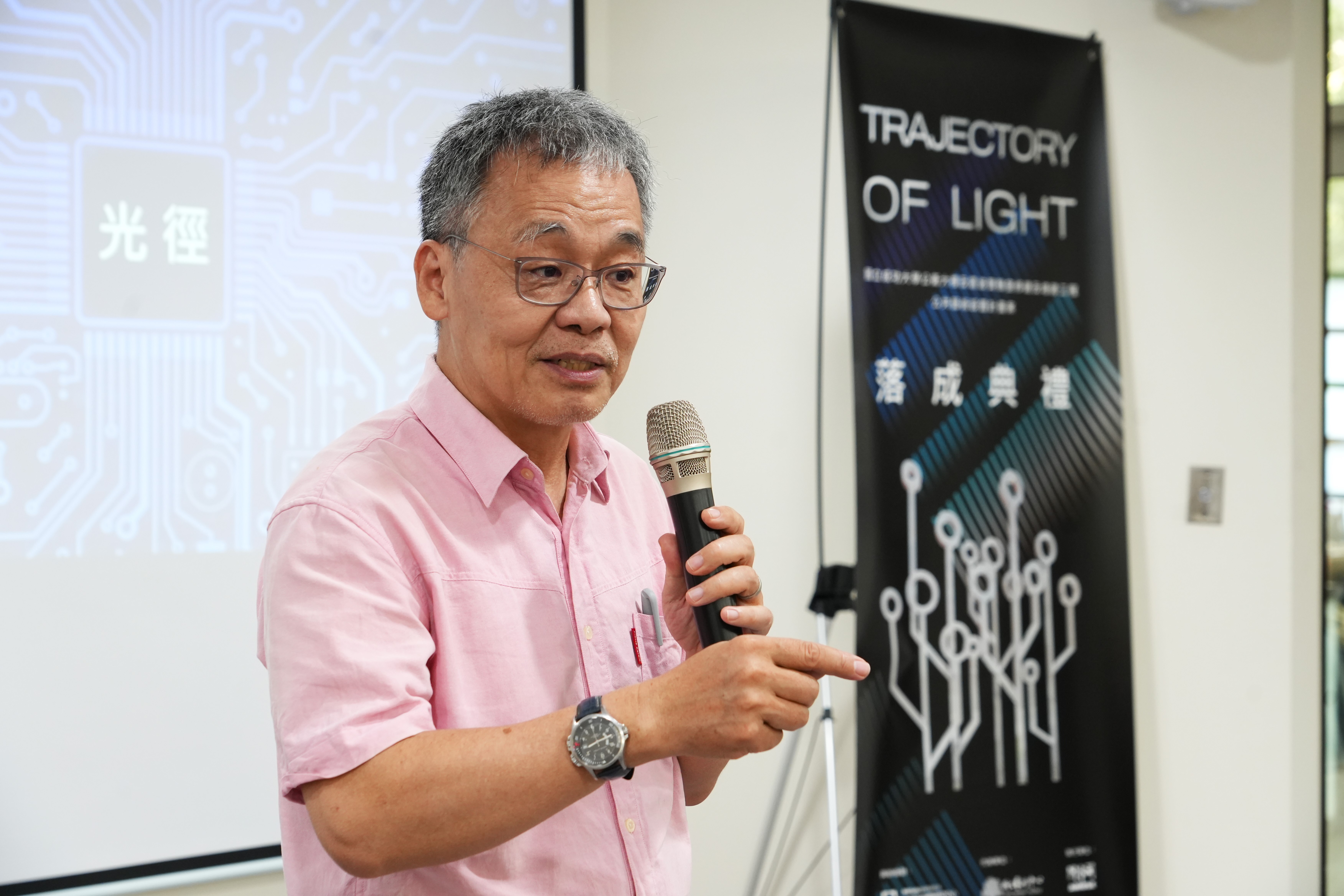 成大建築學系副教授吳玉成也表達，身為一個建築師，在本次合作上讓他感受藝術家的單純，也對藝術家在作品創作上，對空間、環境重視的感動。