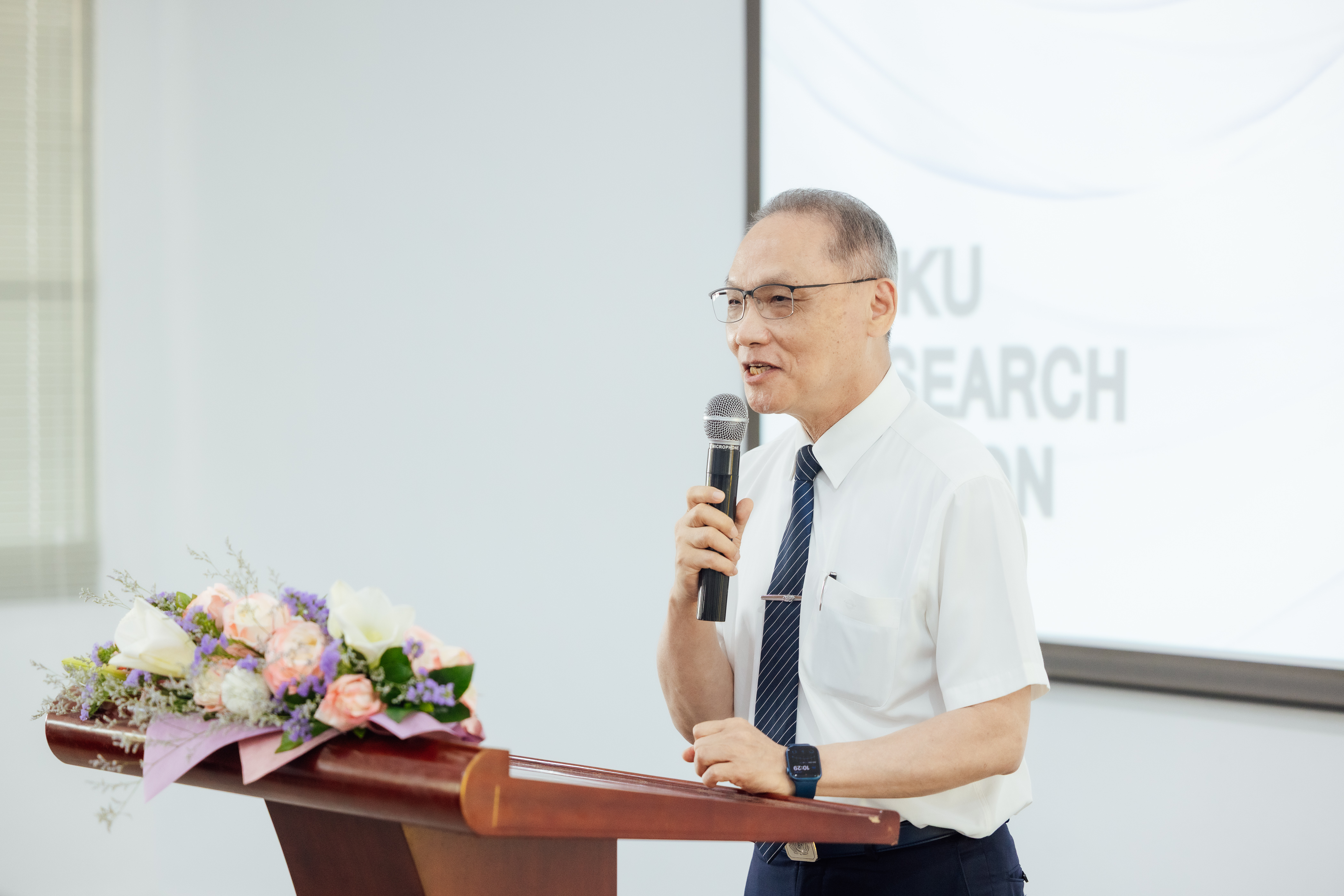 慈濟慈善事業基金會顏博文執行長高度肯定成功大學設置「科學工作站」的指標意義,也特別認同成大提出的「科研落地」方針
