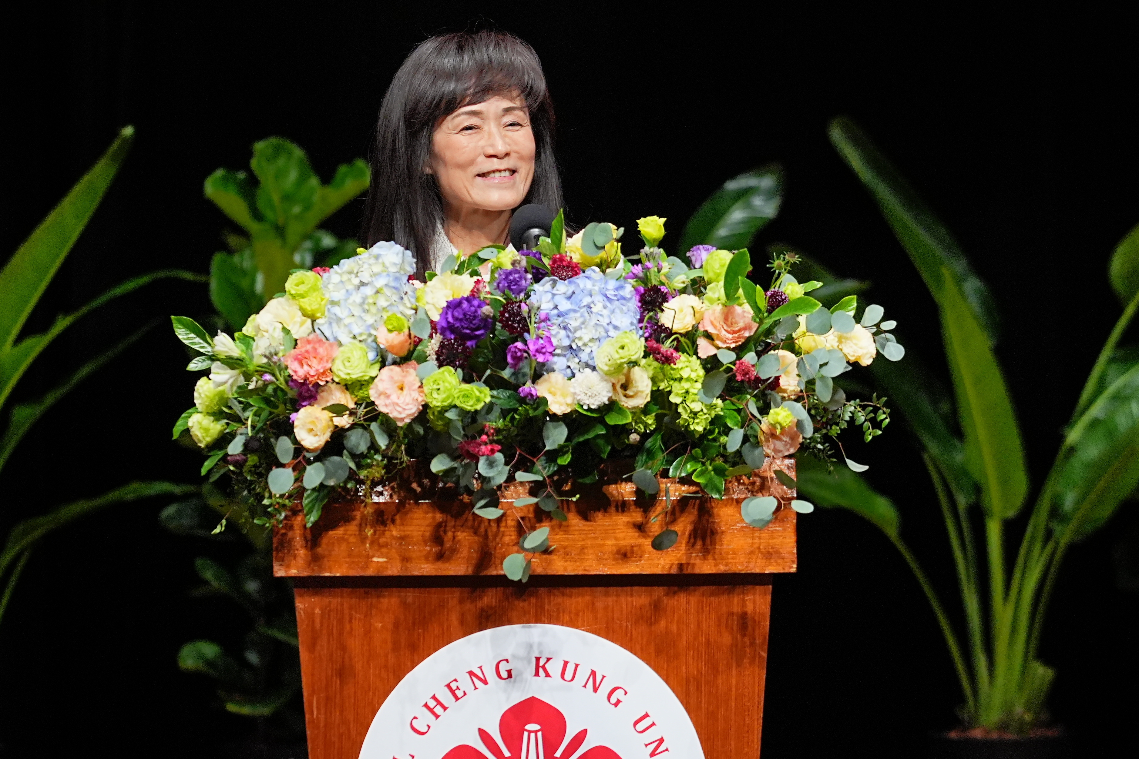 卸任蘇慧貞校長致詞誠心祝福正直、堅毅、醫者仁心、學經歷都充滿準備的沈校長帶領成大開啟全新的篇章
