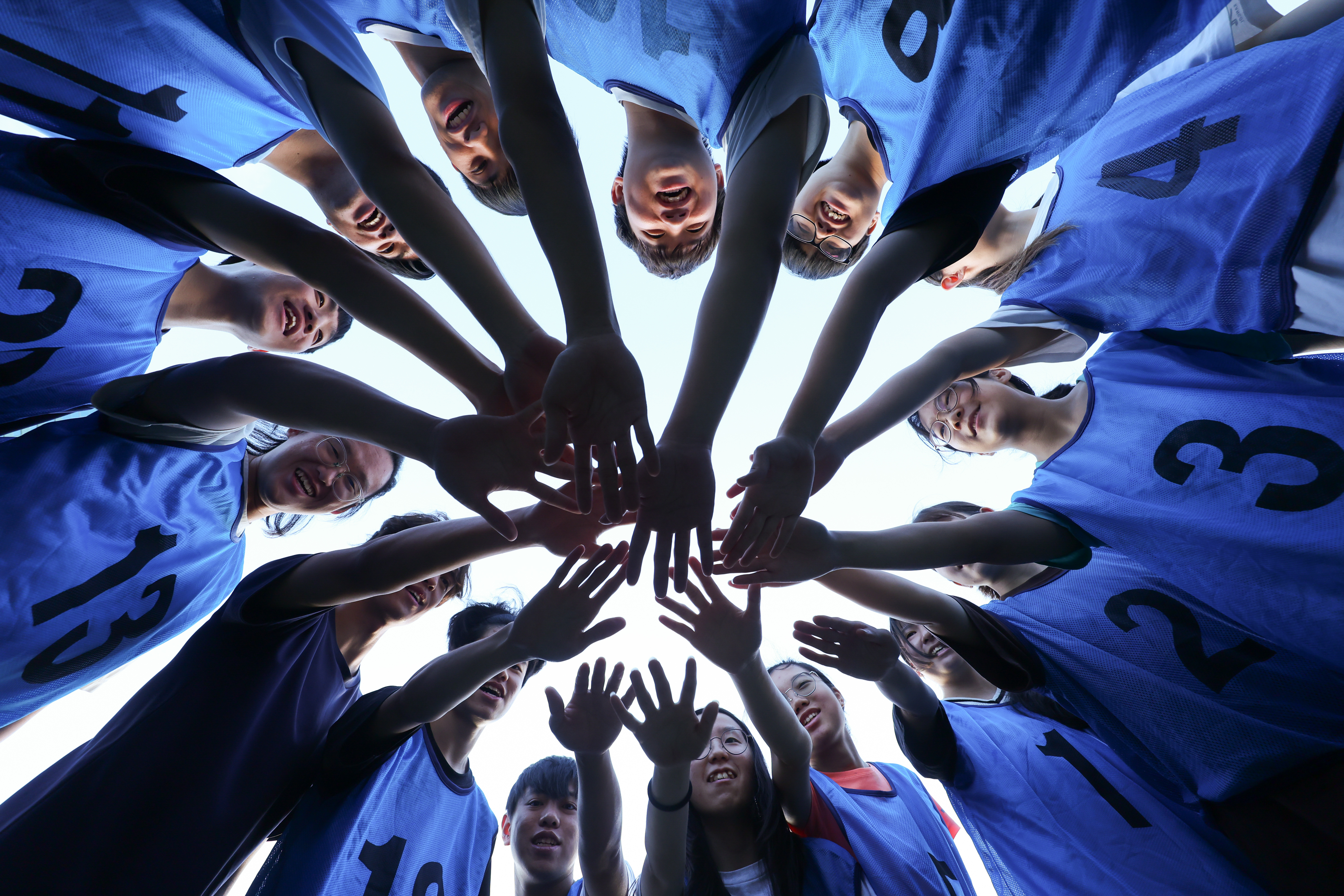 The Mixed Relay Race serves as a tangible manifestation of the three key attributes defining the NCKU community: teamwork, empathy, and resilience.