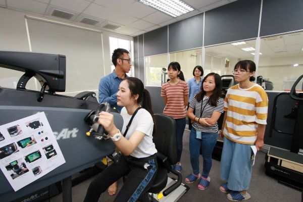 成大優秀新生有機會運用辰星獎學金制定出國研習等規劃