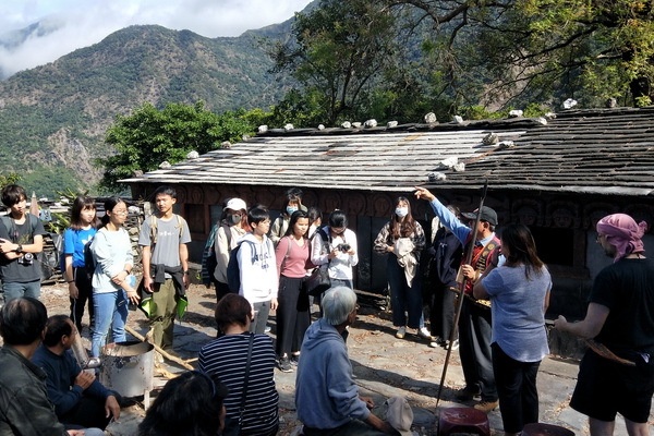 原住民課程的學生到七佳部落田野實踐