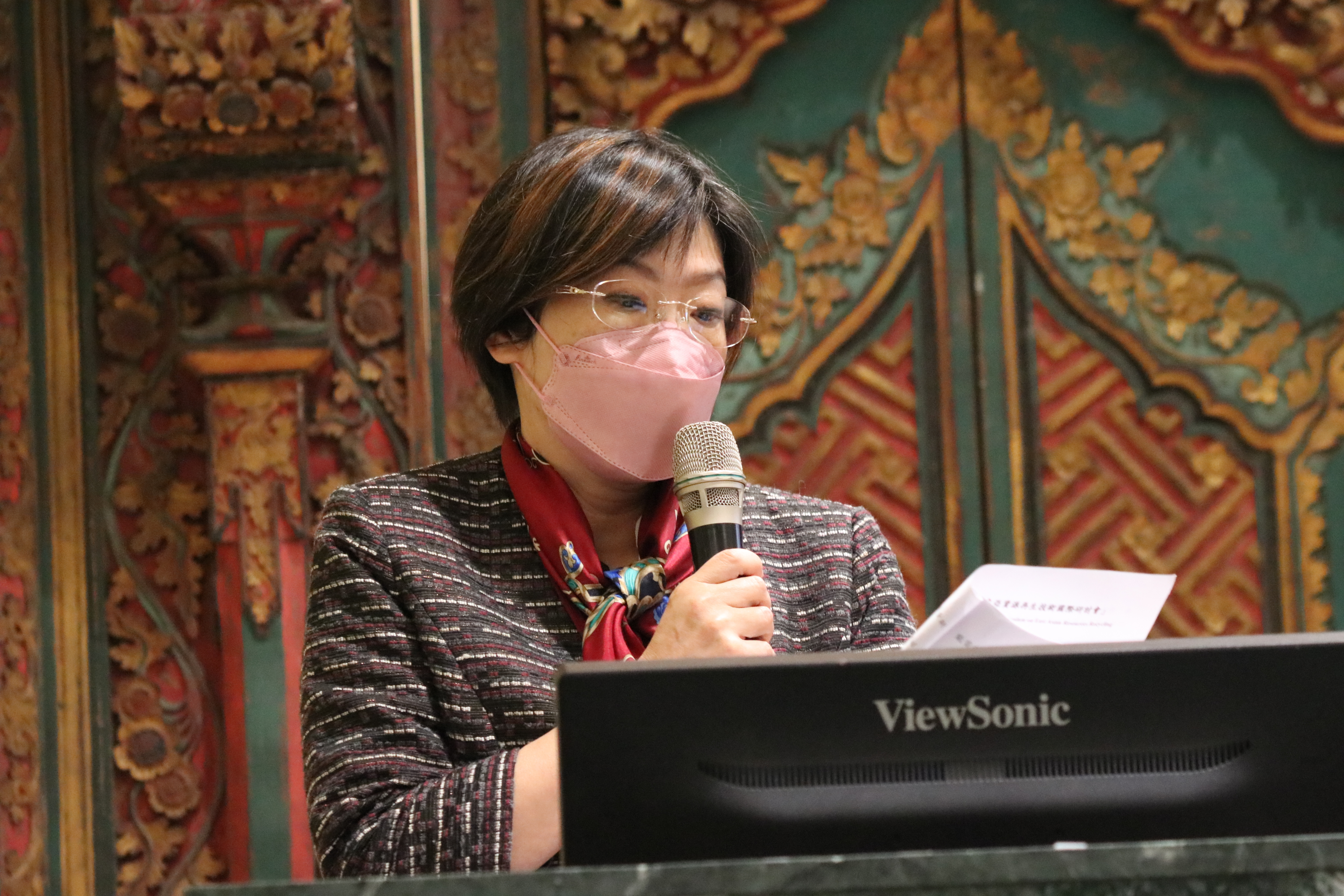 行政院環境保護署廢棄物管理處賴瑩瑩處長,期許透過研討會達成2050淨零排放的目標。