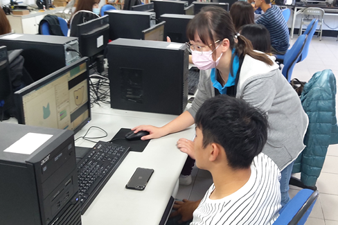 黃翊涵擔任 2021 台東書屋 LINE 貼圖師培課程講師