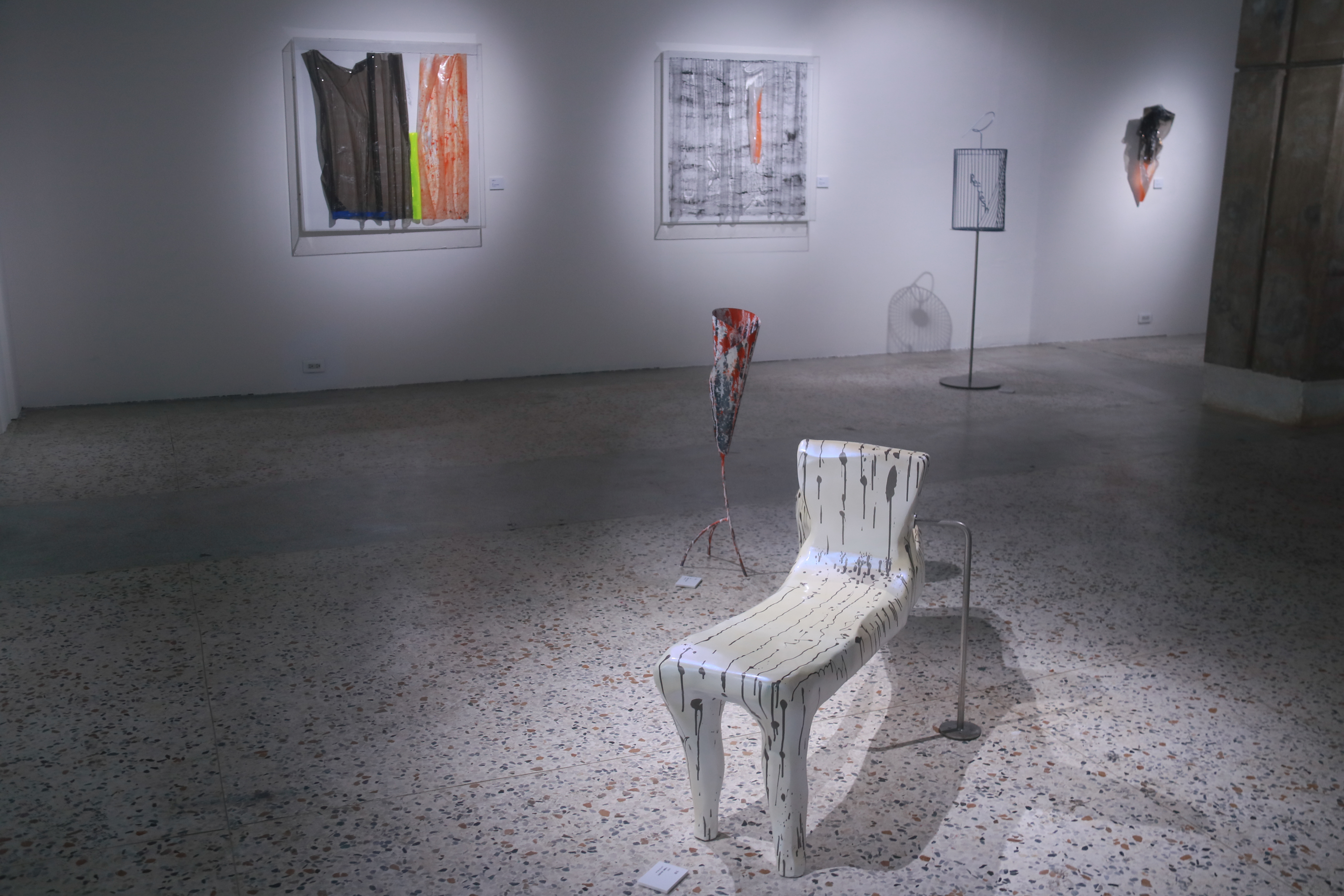 圖一:藝術家徐秀美個展「在綠光中起舞」即日起到5月17日在成大藝坊展出。