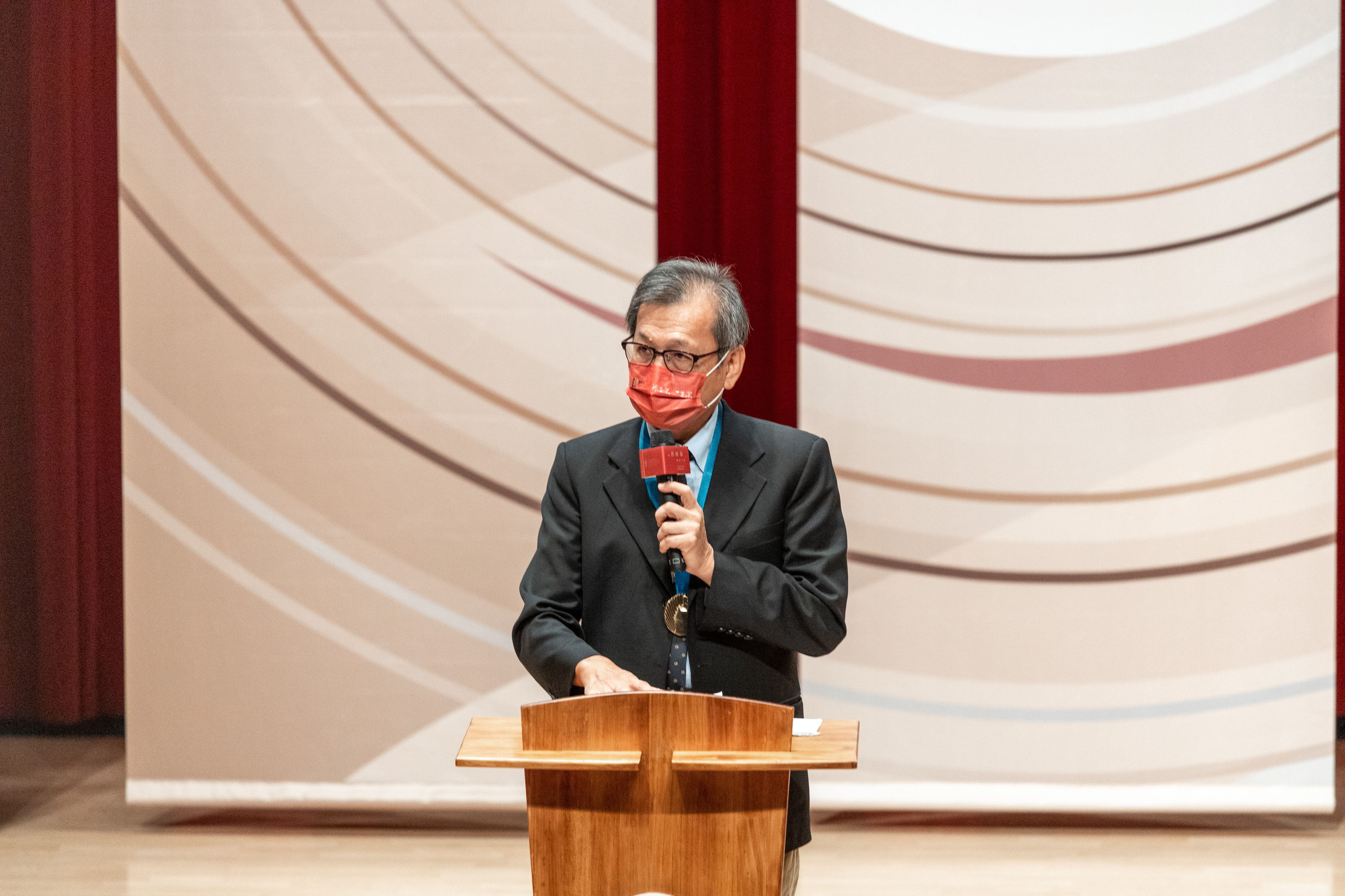 醫學系生理學科暨研究所湯銘哲教授代表師鐸獎致詞