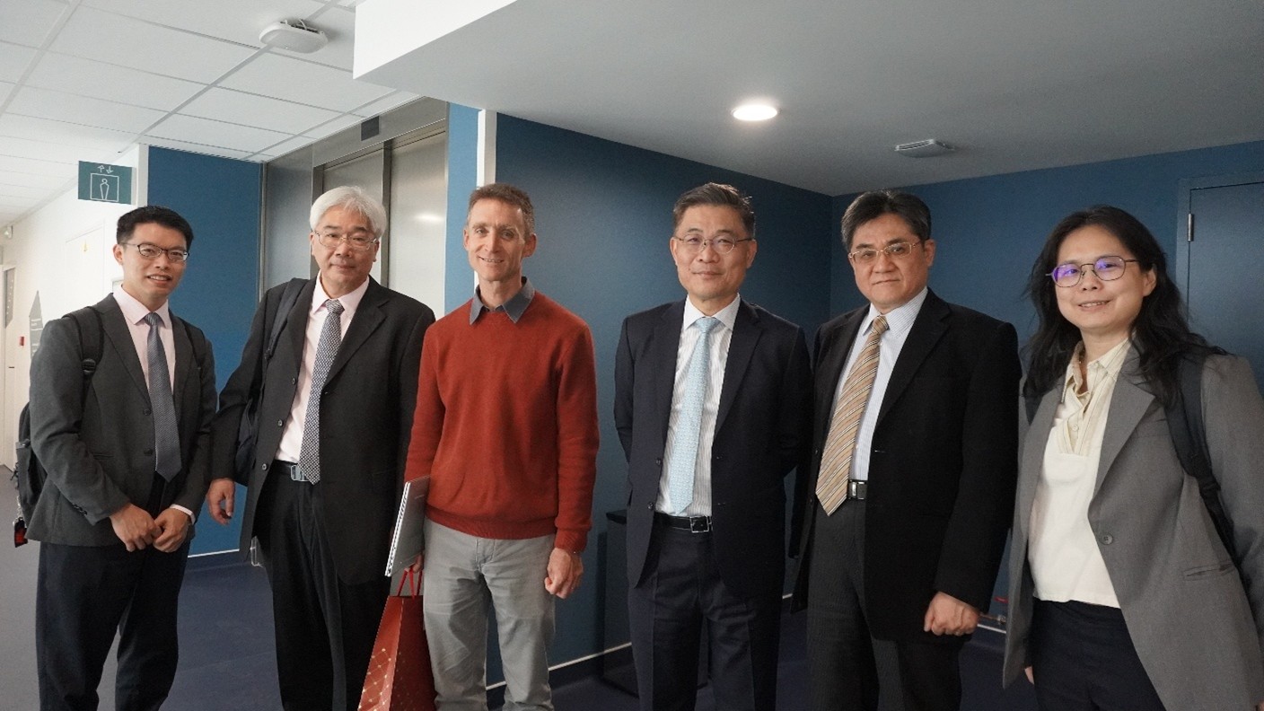 成大代表團訪視UGA整合健康研究中心(CReSI),深入瞭解其媒合基礎科學、臨床醫學與企業研發的模式,雙方將針對慢性病、高齡化及低氧健康科技展開跨域合作