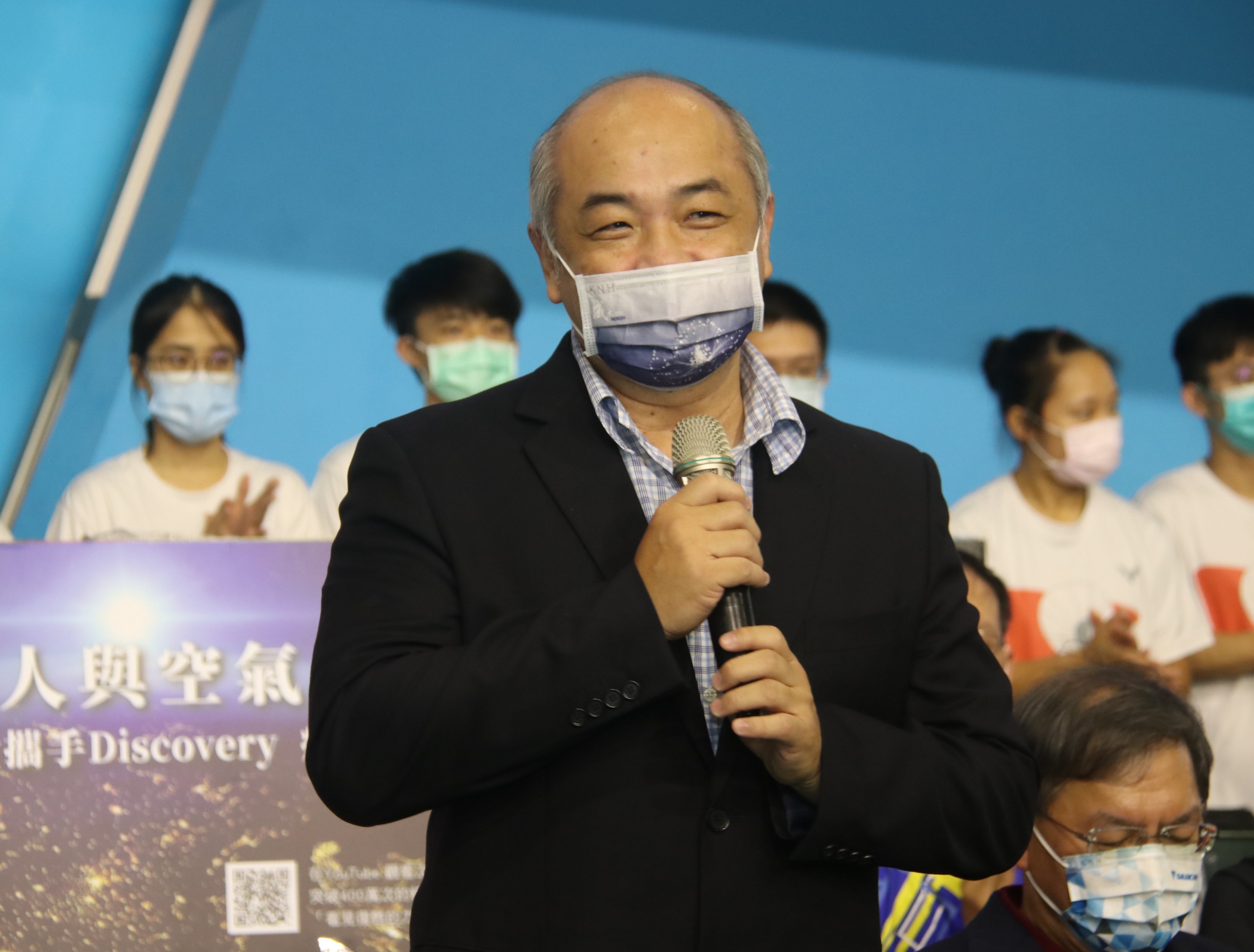 成大王育民教務長感謝大家參與成大羽球公開賽
