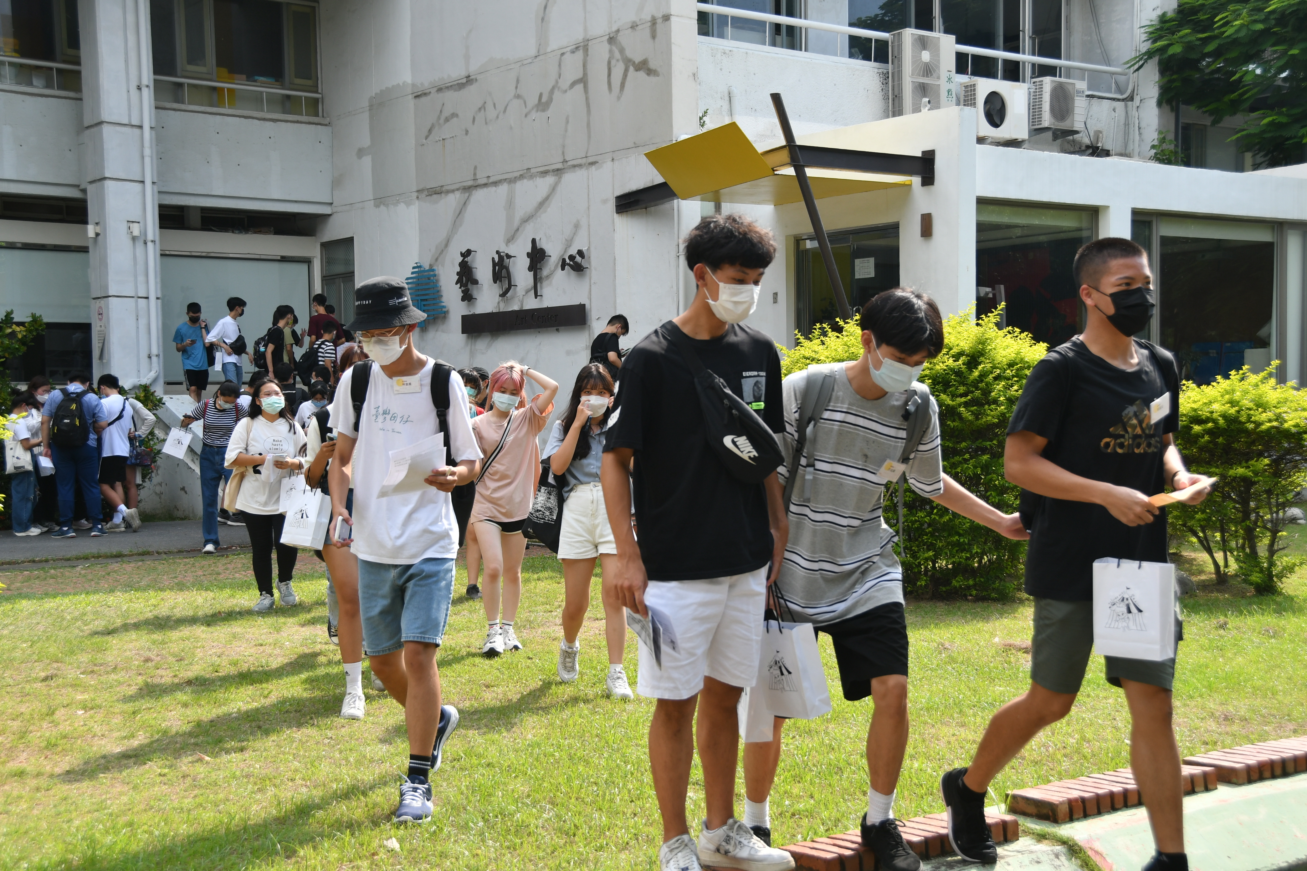 成功登大人活動回歸實體,舉辦科系探訪、企業論壇等活動