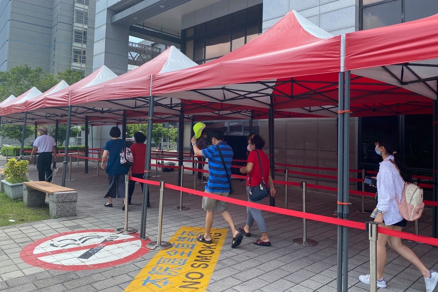 成大醫院安排安全動線避免民眾久候
