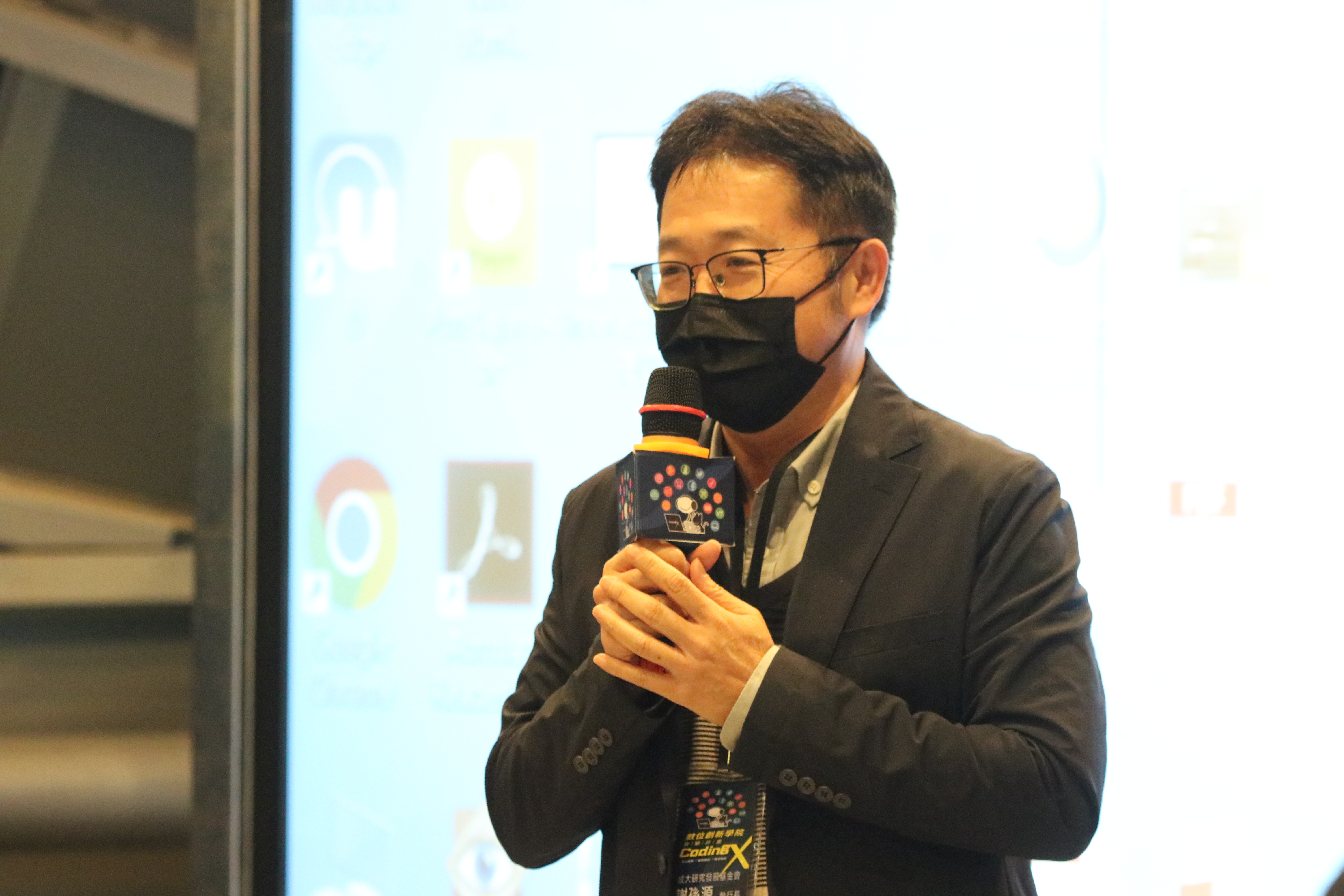 成大資訊工程學系講座教授謝孫源謝謝學員們展現精彩的學習成果