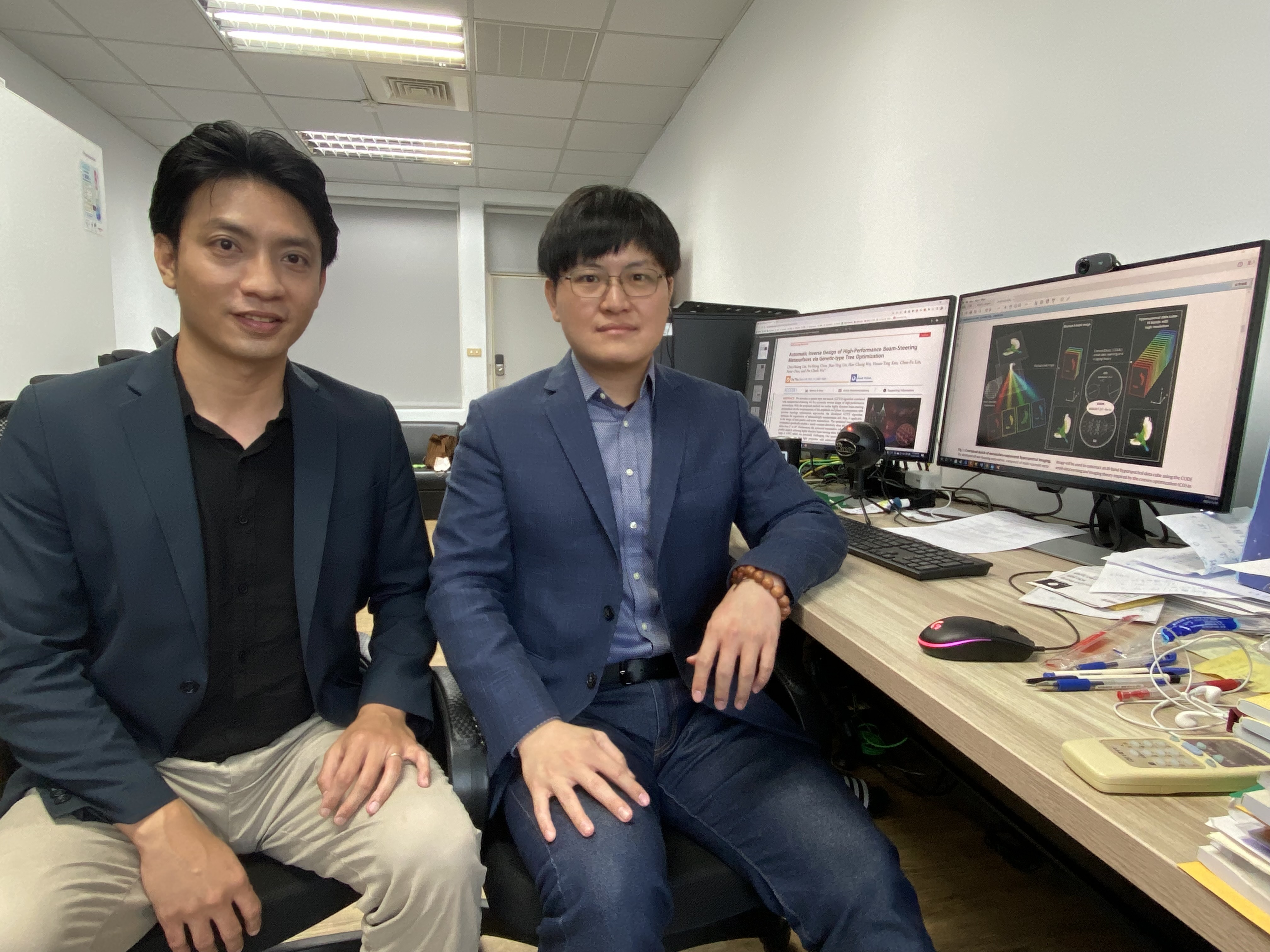 成大電機系副教授林家祥與光電系副教授吳品頡團隊,研發出全新的奈米級高光譜影像設備,相關論文刊登在全球頂尖「自然(Nature)」期刊的子期刊上,受到全球關注
