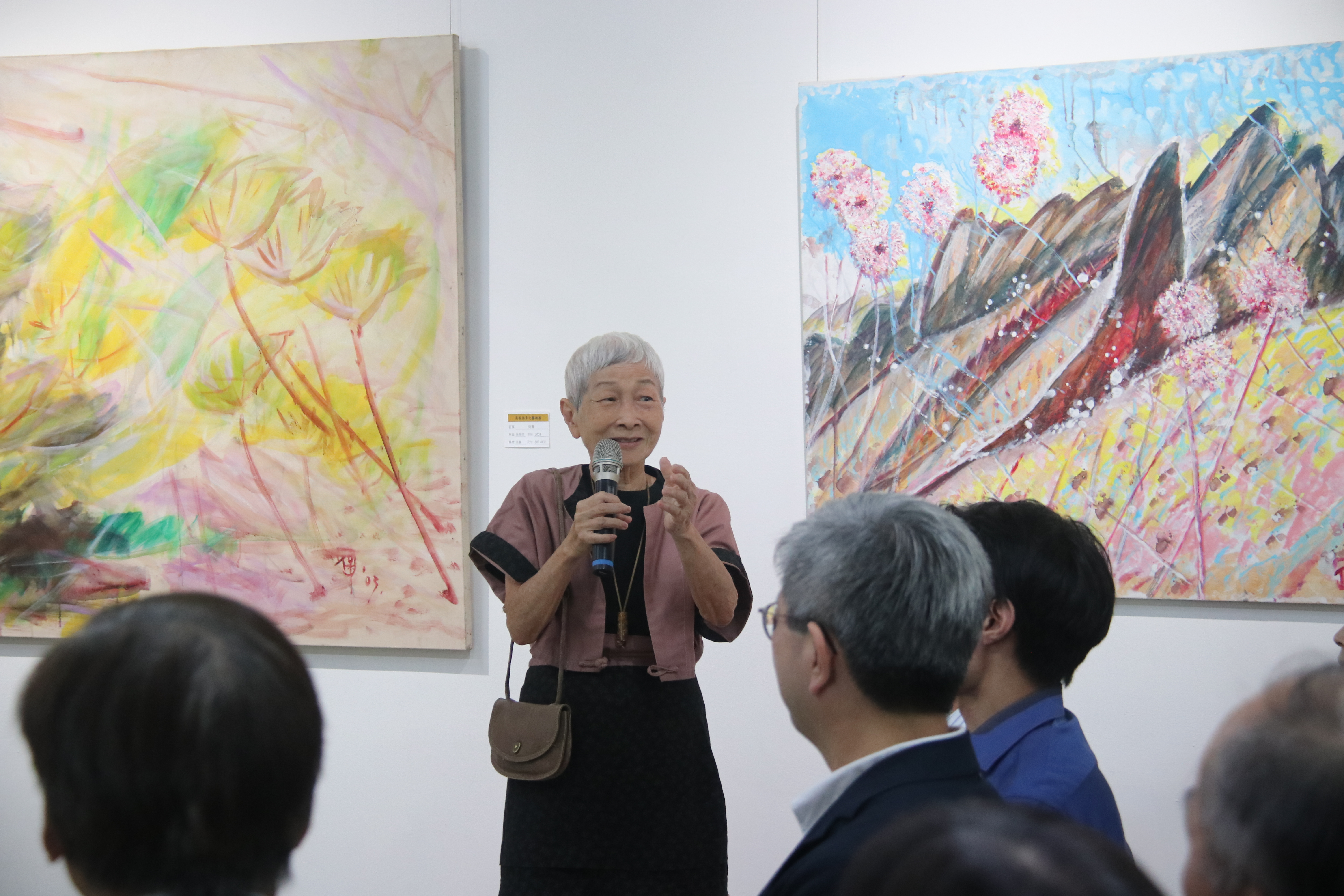 吳美保藝術家致詞時特別感謝成大的栽培