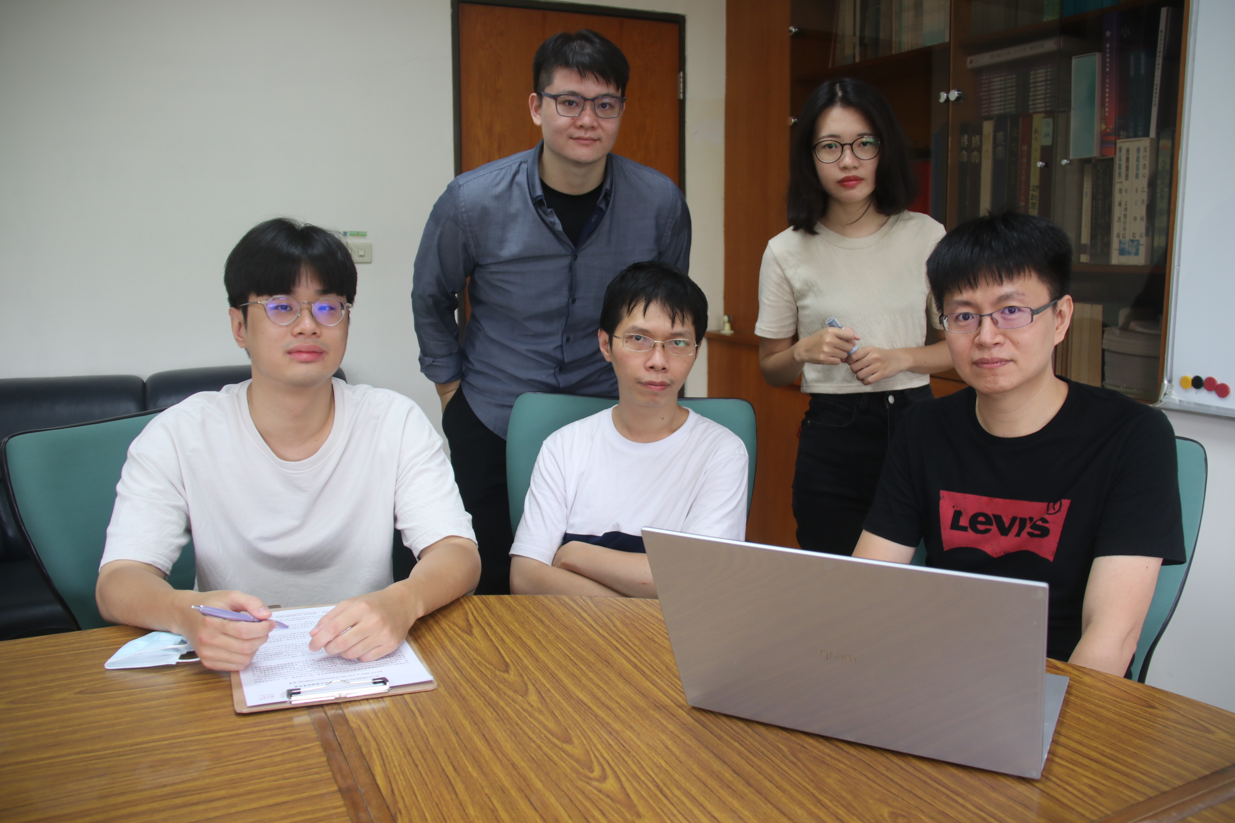 成大數據所師生獲ECCV新冠肺炎辨識競賽冠軍。
