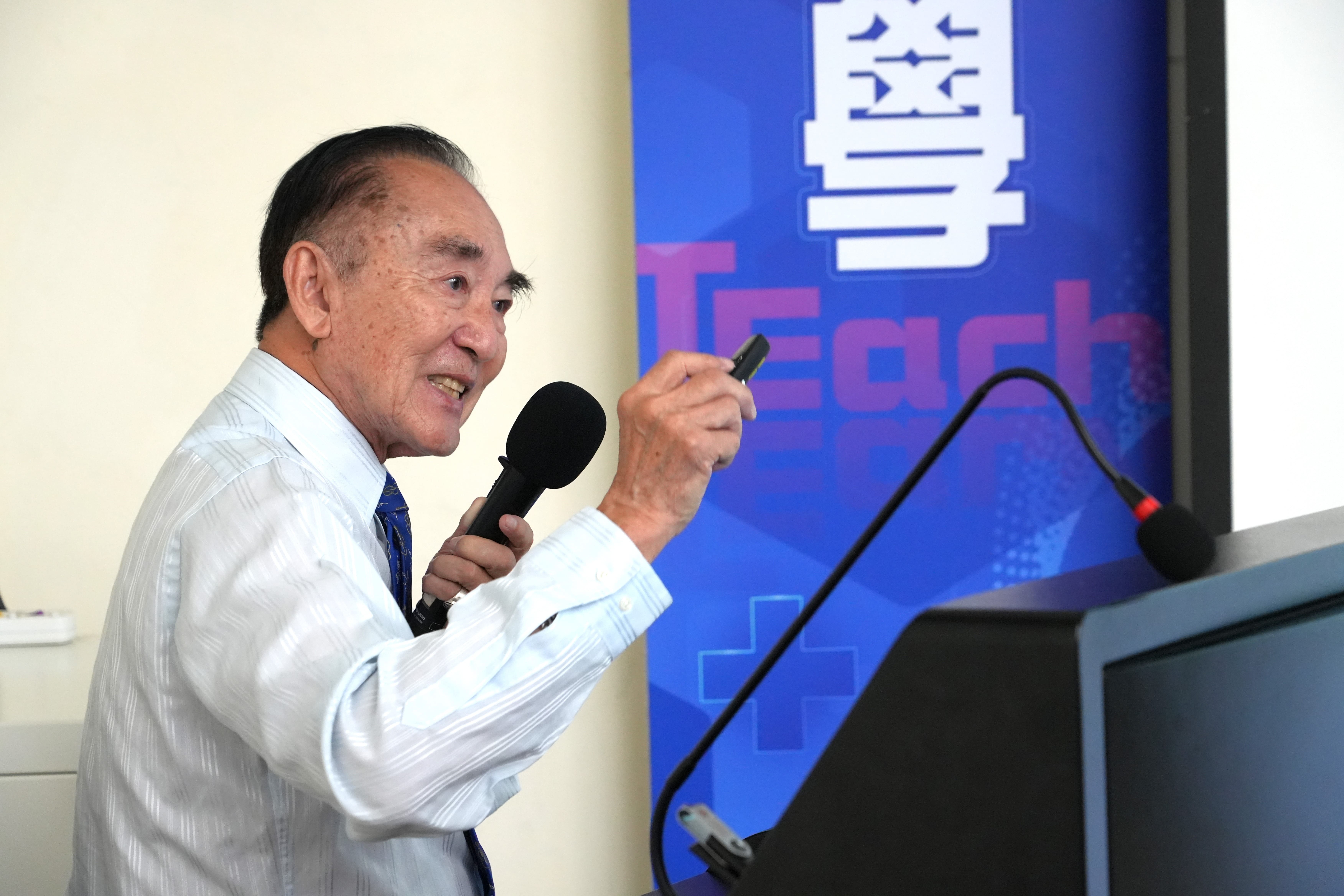 張惠華客座講座教授認為「教與學」是互相反映的,存在著夥伴關係