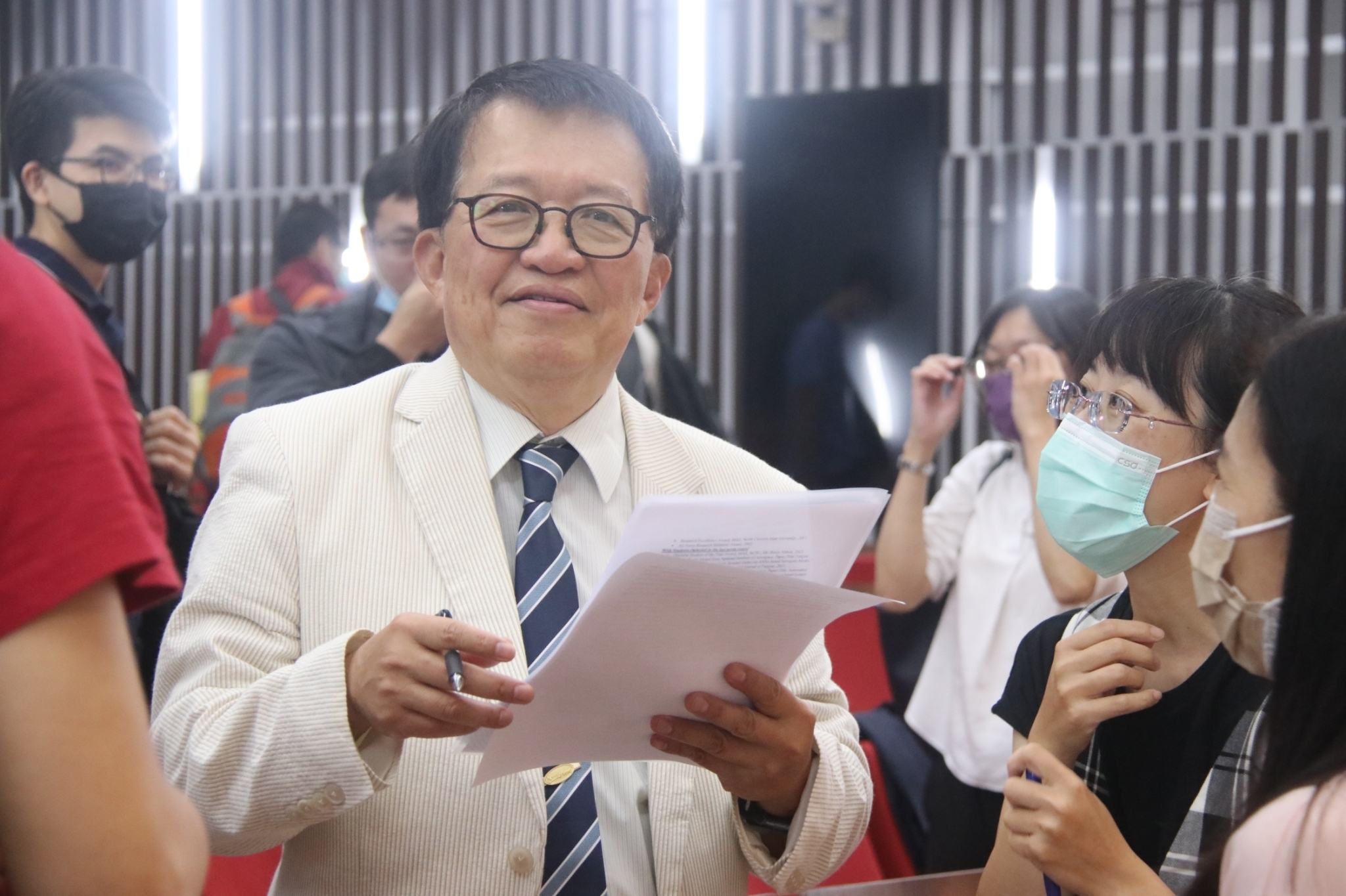 國立成功大學工程科學系袁福國教授開講座，與成大師生分享數位孿生與健康監測等相關議題