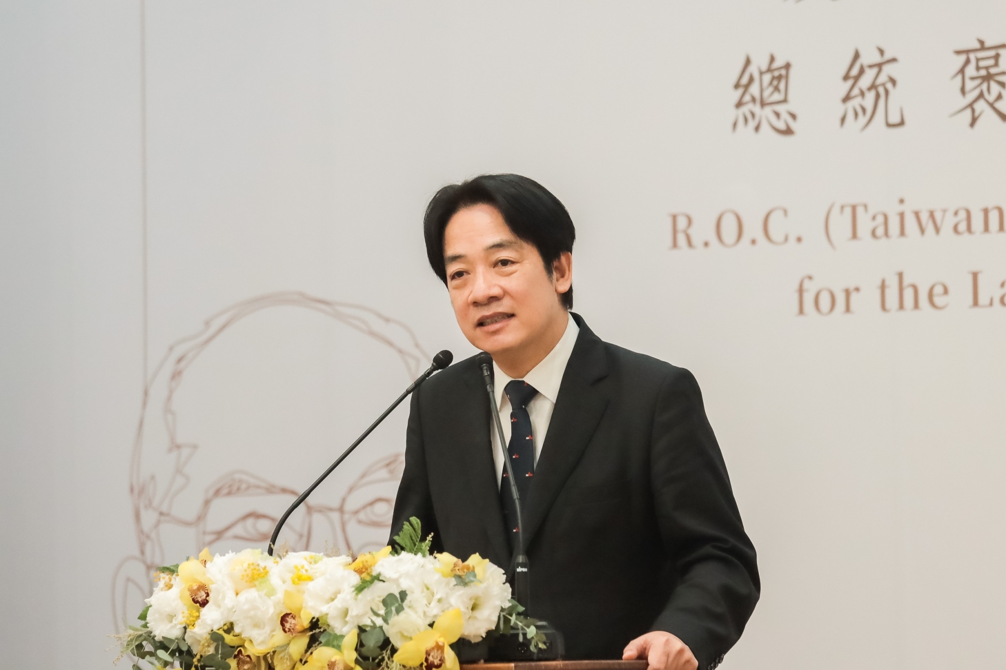 成大校友賴清德副總統表示,若非夏漢民前校長成立成大醫學中心,他也沒有機會來到成大 成大校友賴清德副總統表示,若非夏漢民前校長成立成大醫學中心,他也沒有機會來到成大