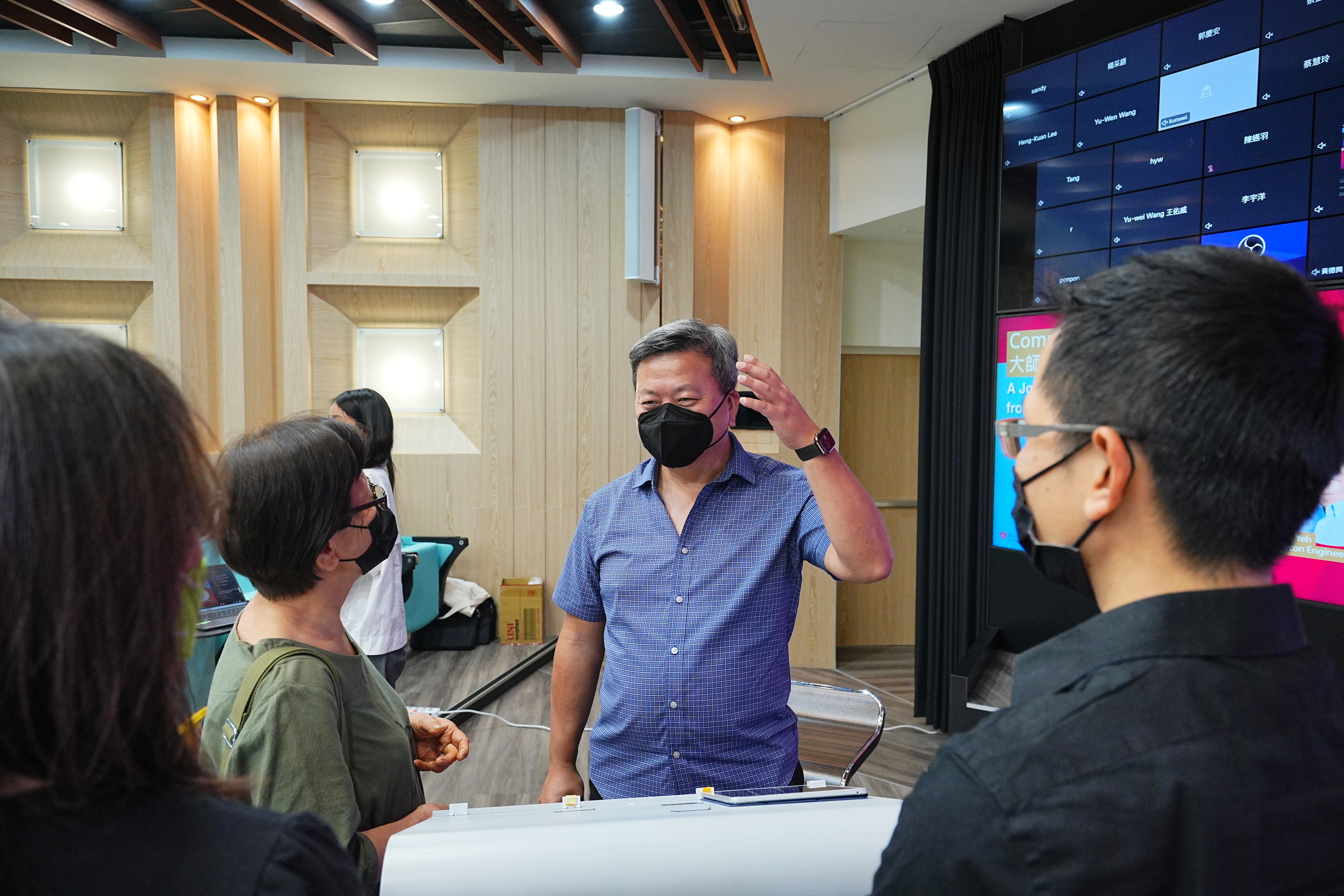 葉則昱博士受邀至成大演講,與師生學生互動熱絡