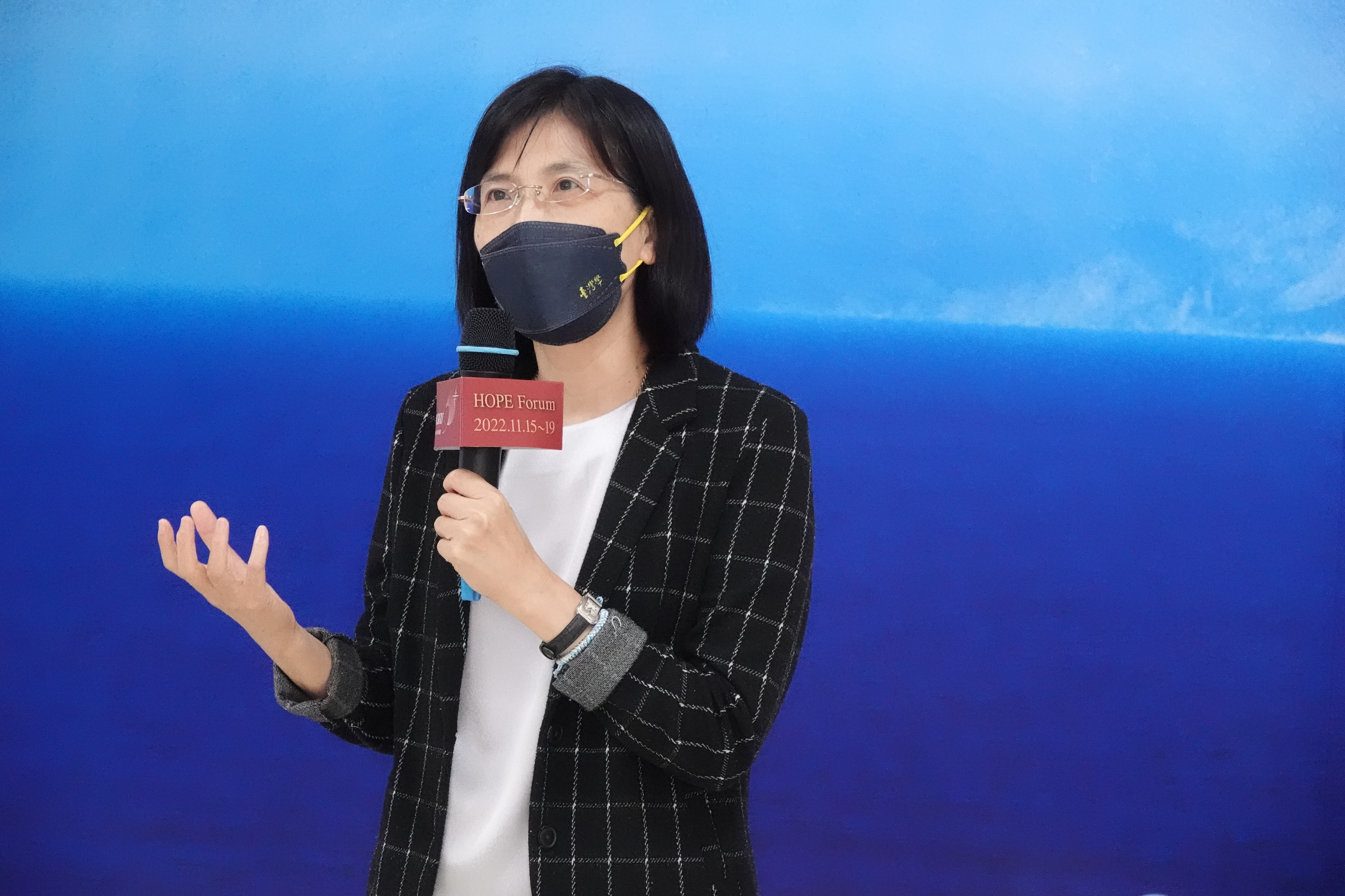 成大陳玉女副校長為記者會開場致意