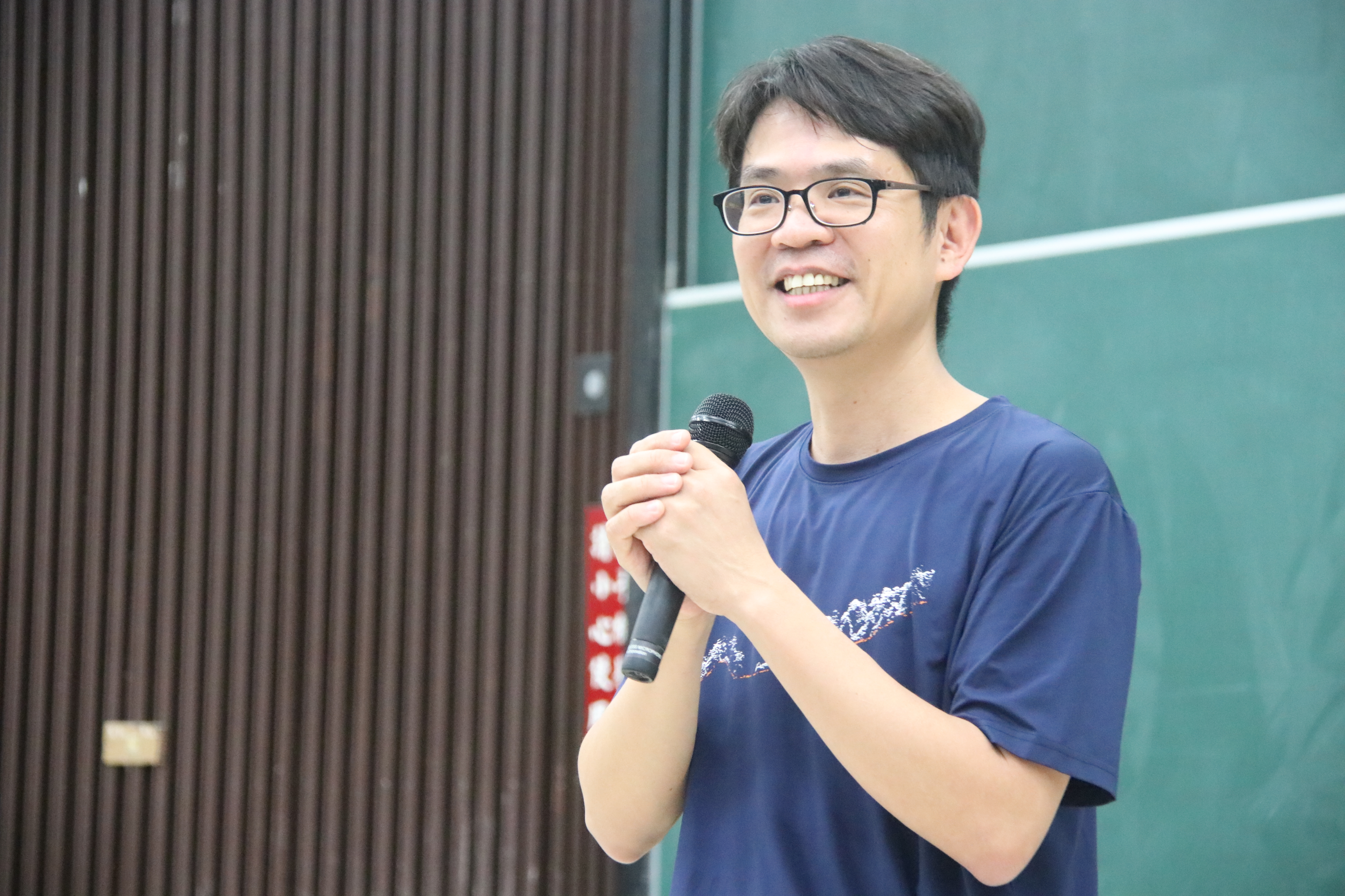 國立成功大學測量及空間資訊學系王驥魁教授分享巨木光達探測的過程