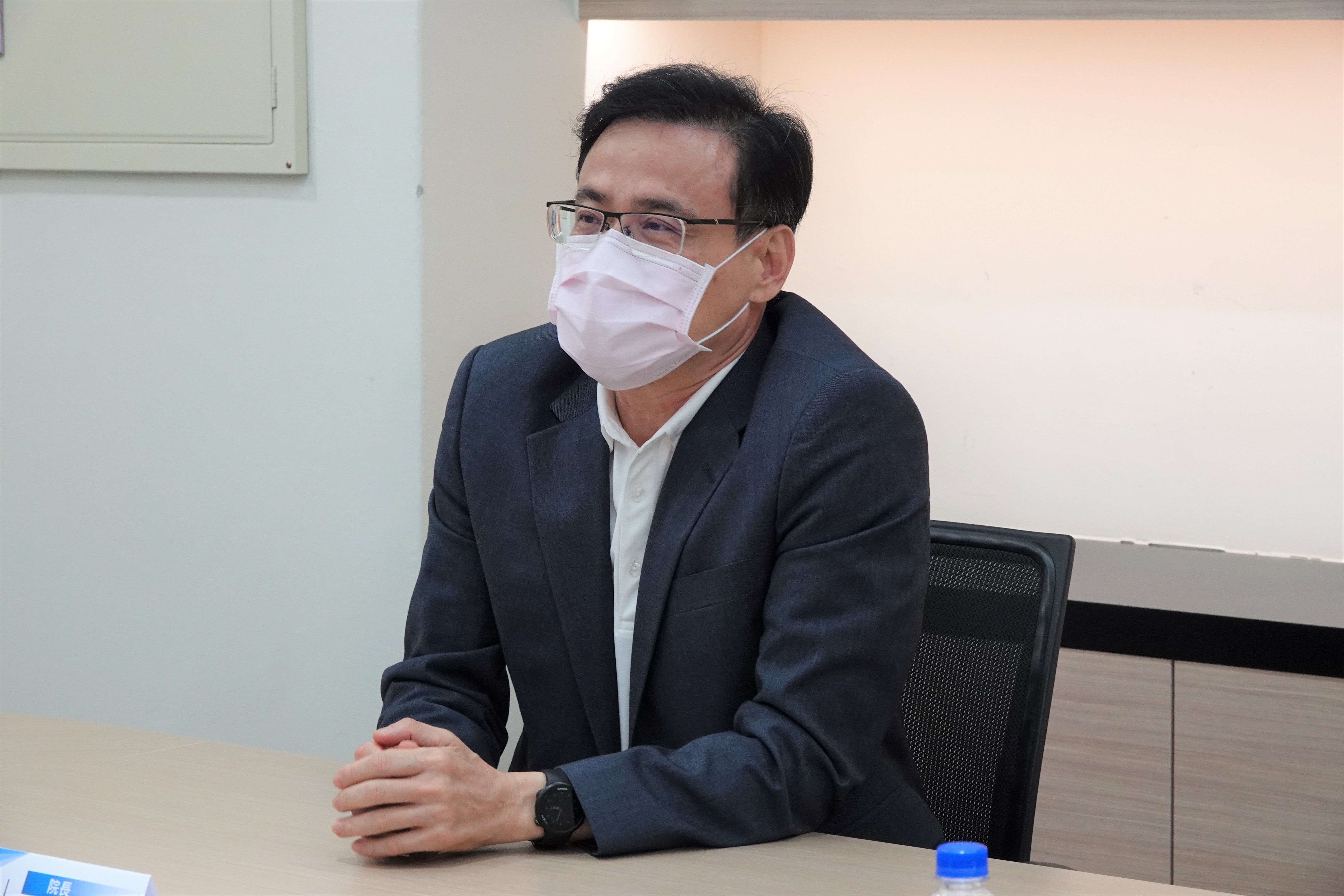 培育未來財富管理人才 精確科技贈成大管院 500 套 7trade 軟體 成大管理學院院長黃宇翔期待7trade 動能策略系統軟體對管院師生有所助益