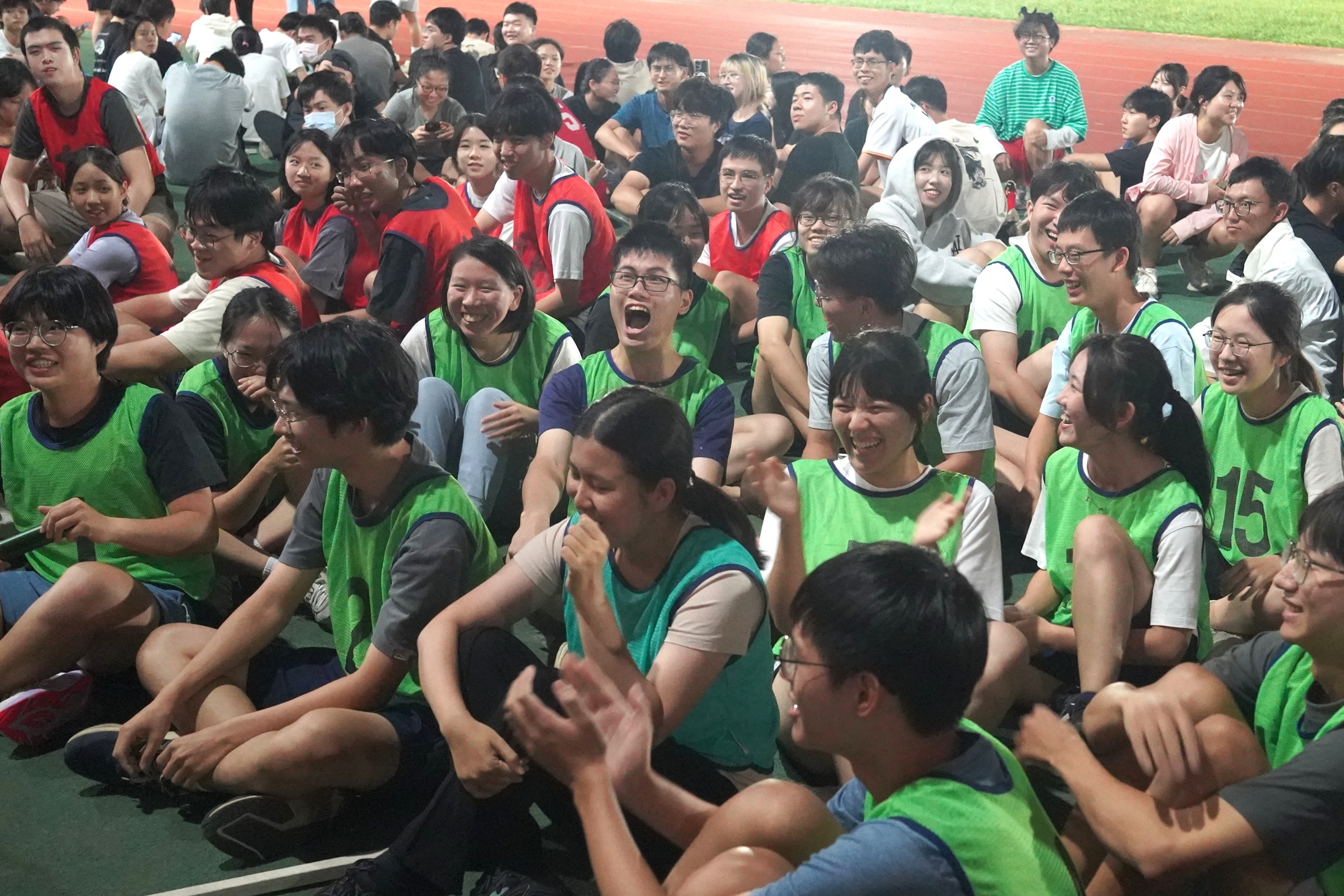 預賽最後一天賽程,現場氣氛依然熱力不減,充滿熱血加油聲,