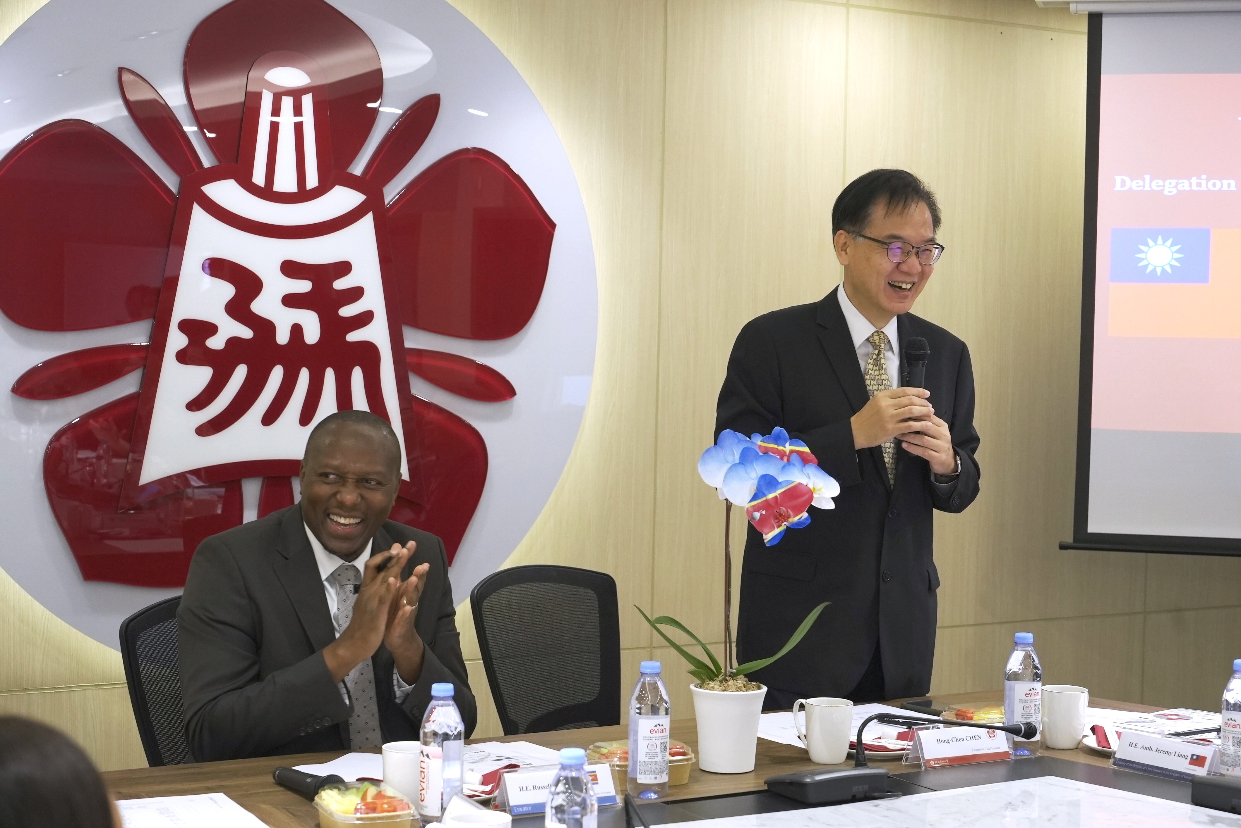 成大陳鴻震副校長致詞時首先表達對於戴羅素(H.E. Russell Dlamini)總理伉儷及與會貴賓的到訪竭誠歡迎