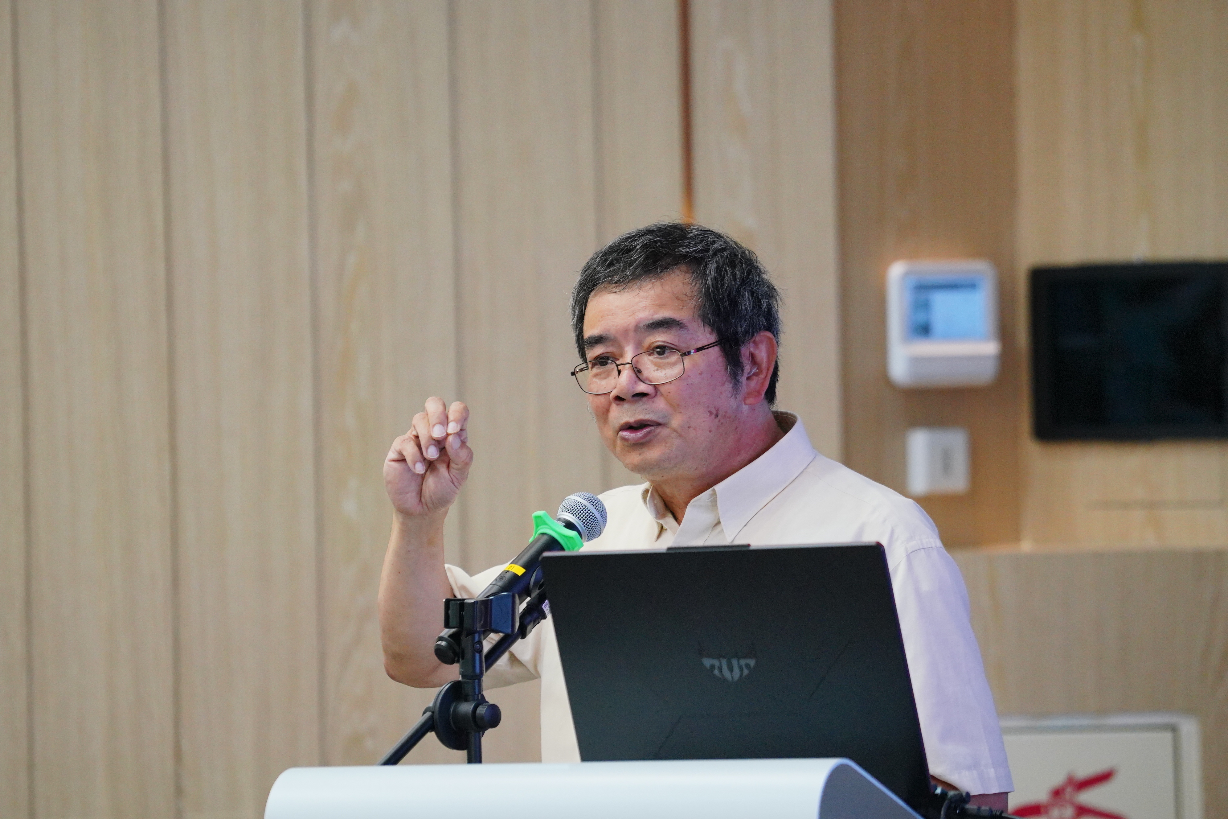 孫明廷勉勵成大學生「人生總有希望，永遠不會太晚。」