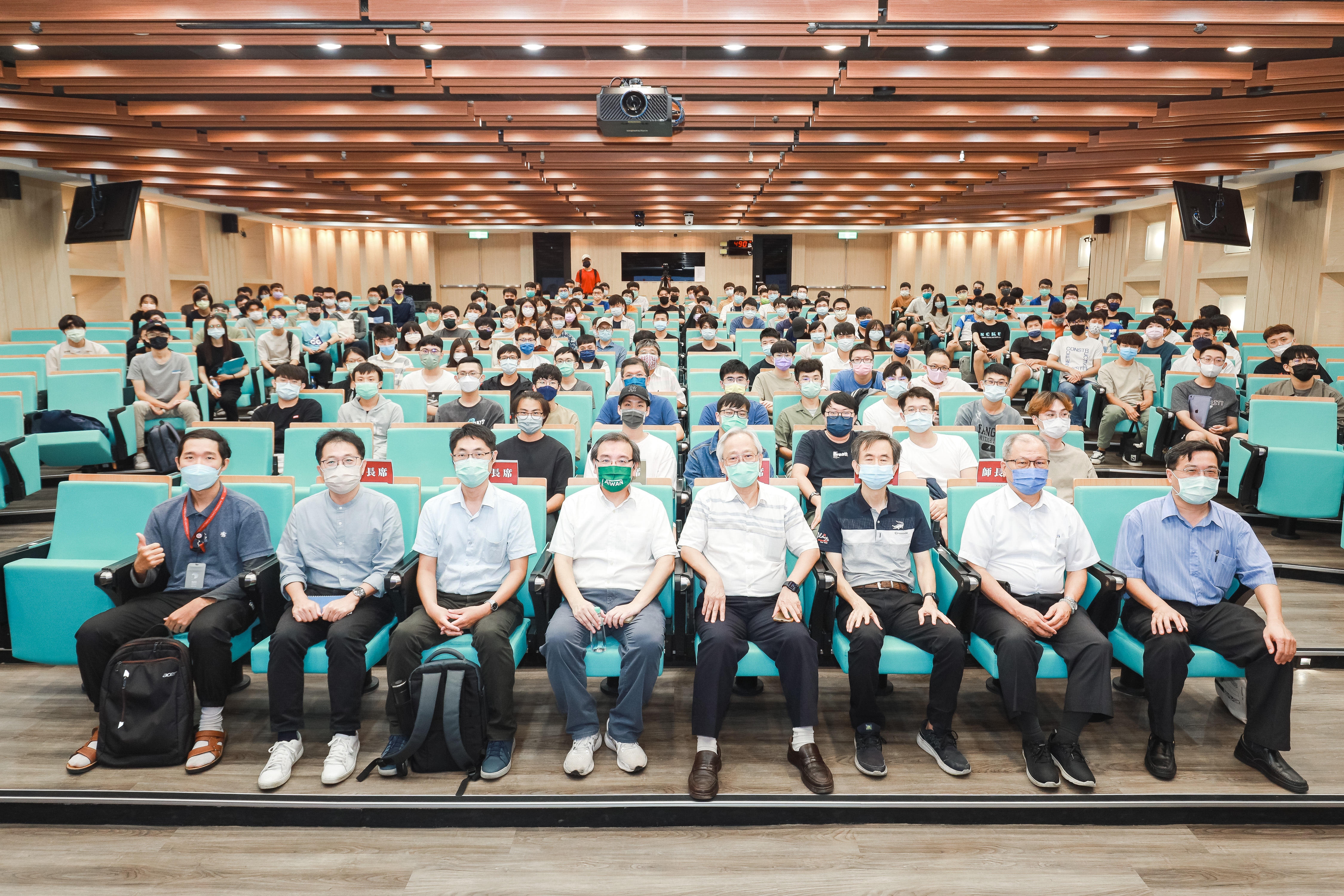 台達研究院闕志克至成大分享AI導入儲能架構之應用