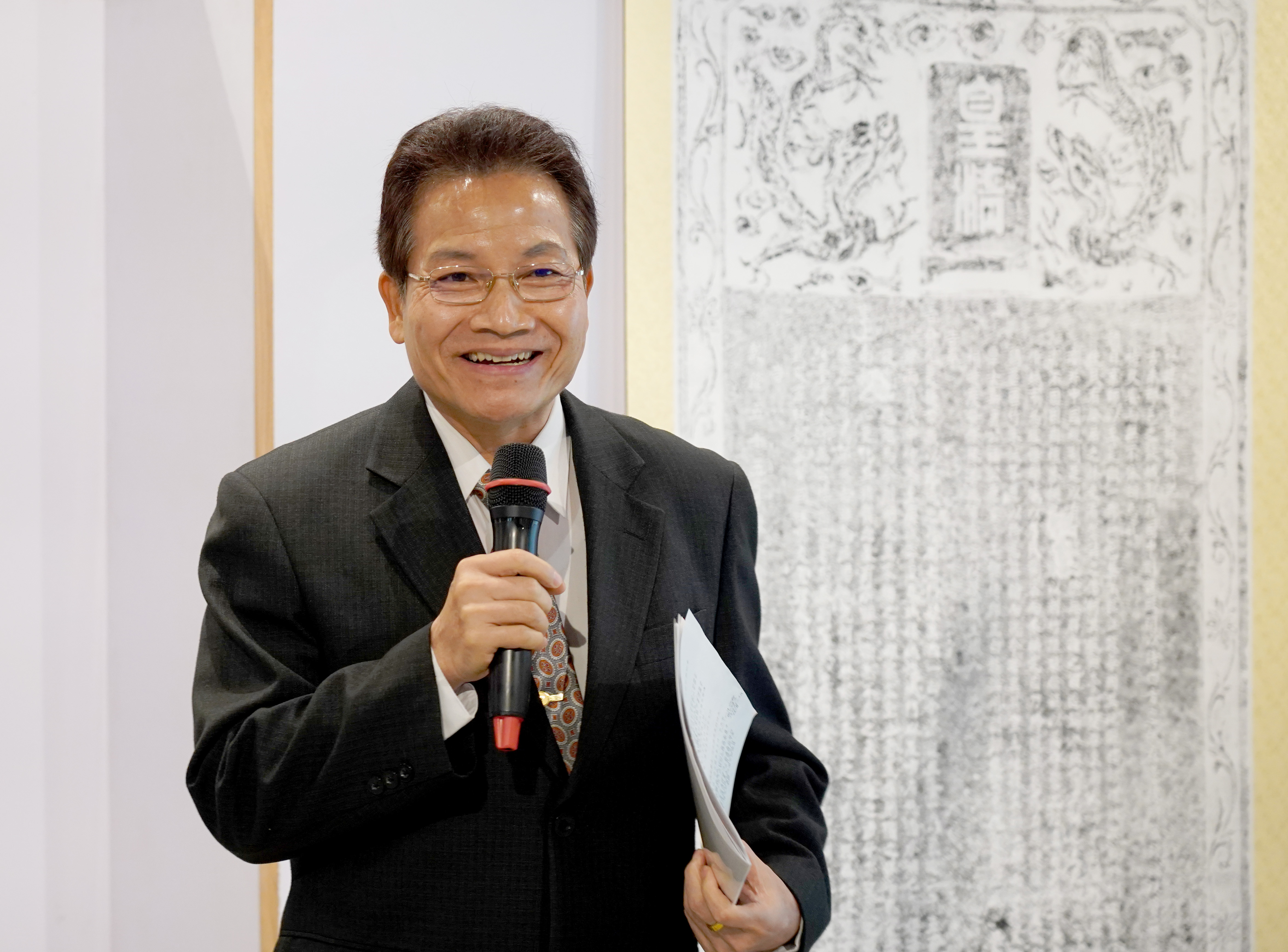 國史館臺灣文獻館主任秘書林明洲今(12)日一早從南投親自開車南下參加聯展開幕式