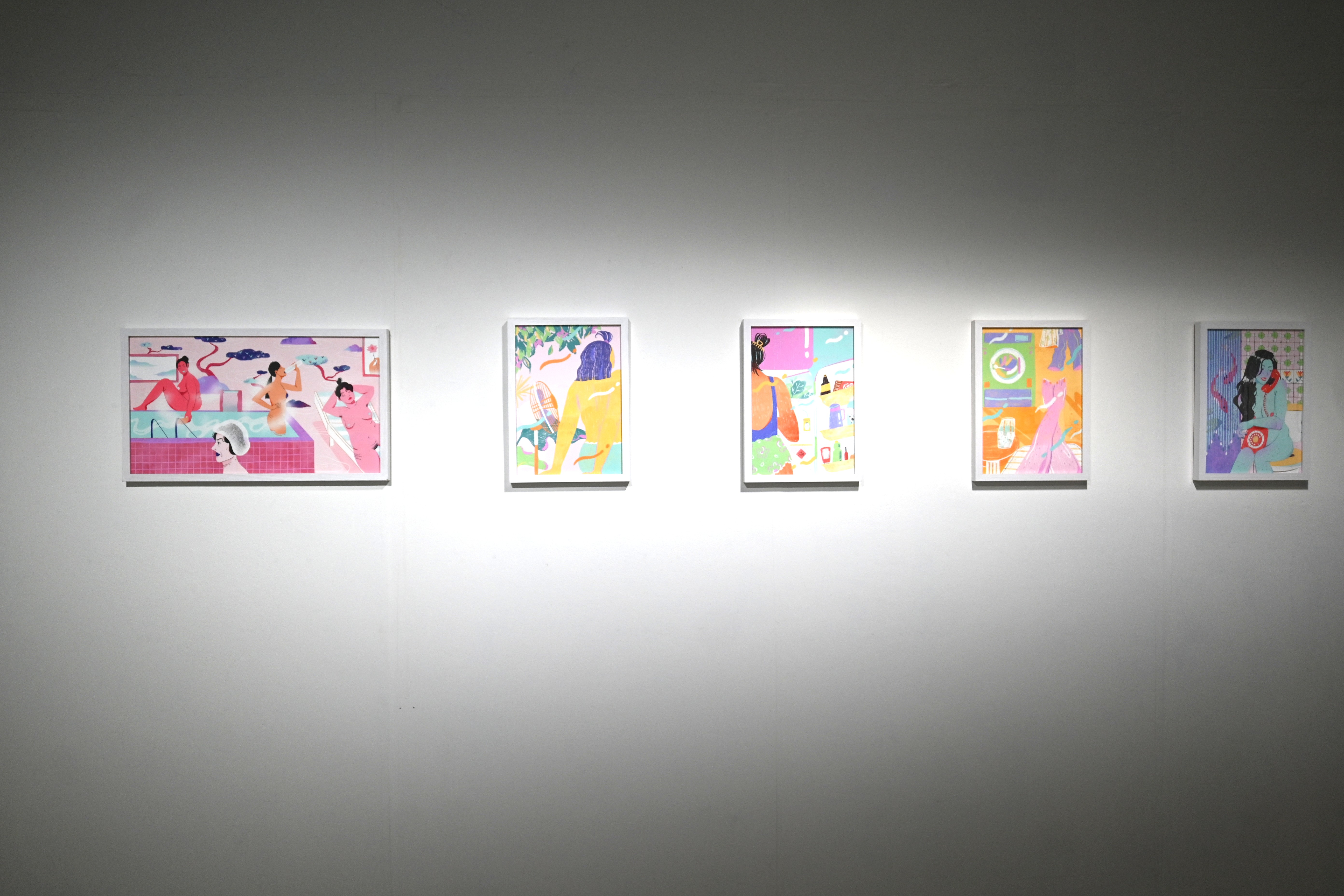 蓉生說，從女性⾃然的⾝體展現（Powerful Women 系列作品／編號：1-5）到空間的使⽤（⾃⼰的 ＿＿系列／編號：6-11），想要翻轉世界總是把男性的⾝體跟需求公共化，女性卻相對必須私密化的，這個被默認的社會秩序