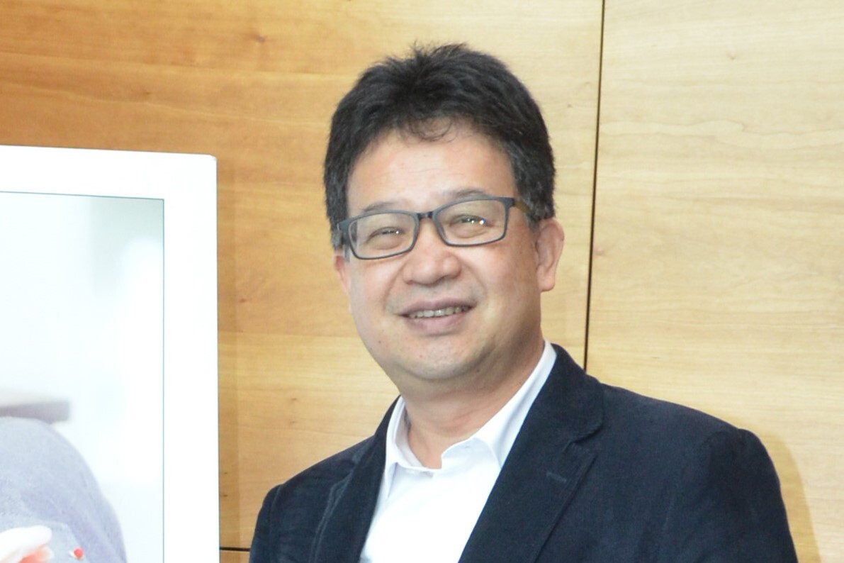 成大化學系 71 級、華鼎生技顧問股份有限公司(QPS)和逸達生物科技公司創辦人、董事長暨營運長簡銘達校友