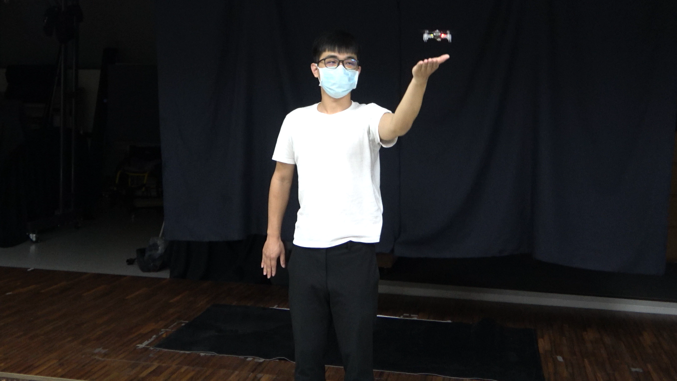 使用者與無人機互動 使用者與無人機互動