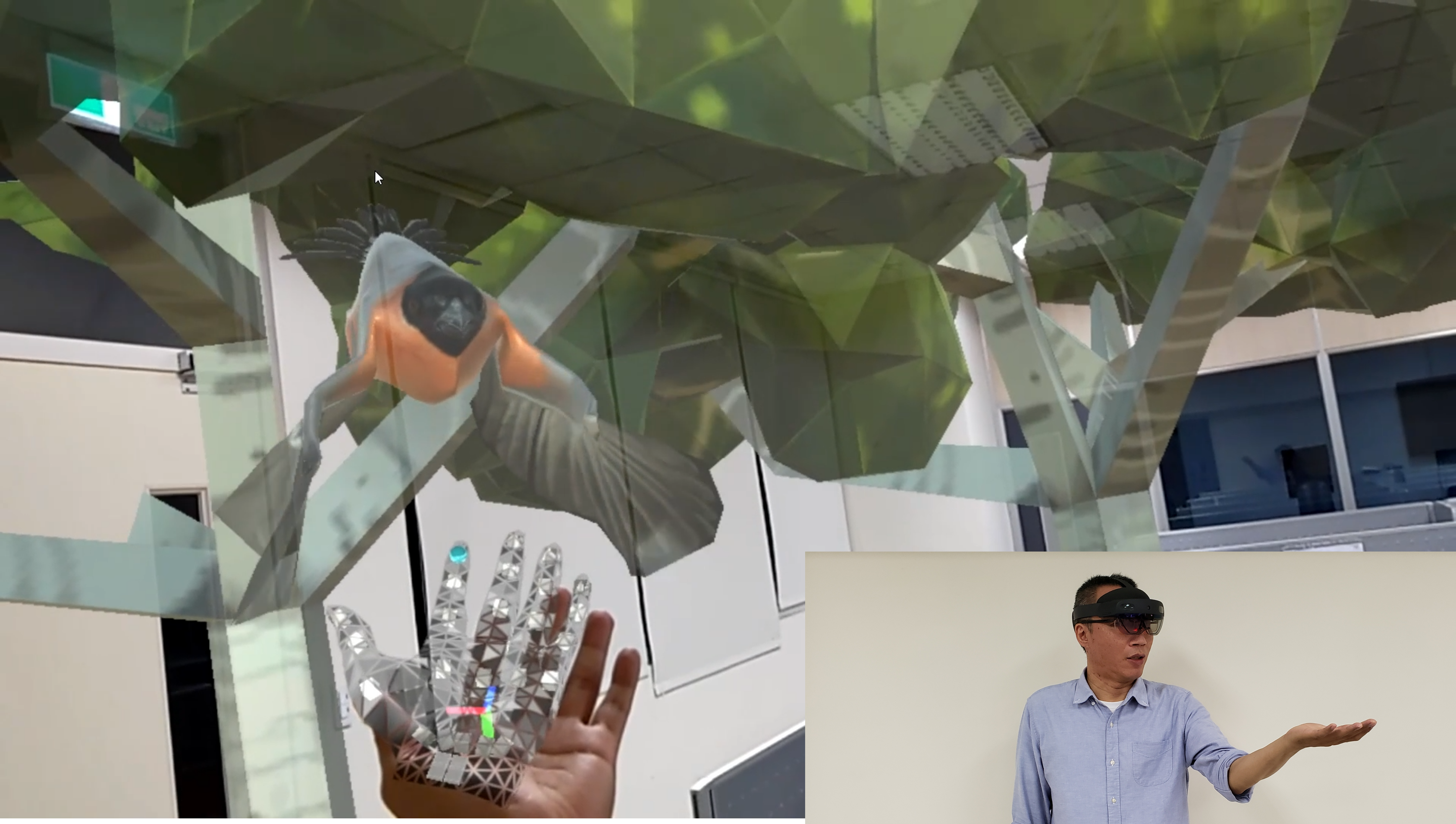在HoloLens 2中,使用者可看到虛實使整合的環境,如跟隨著手掌拍翅飛行的小鳥和融入現實的虛擬森林 在HoloLens 2中,使用者可看到虛實使整合的環境,如跟隨著手掌拍翅飛行的小鳥和融入現實的虛擬森林