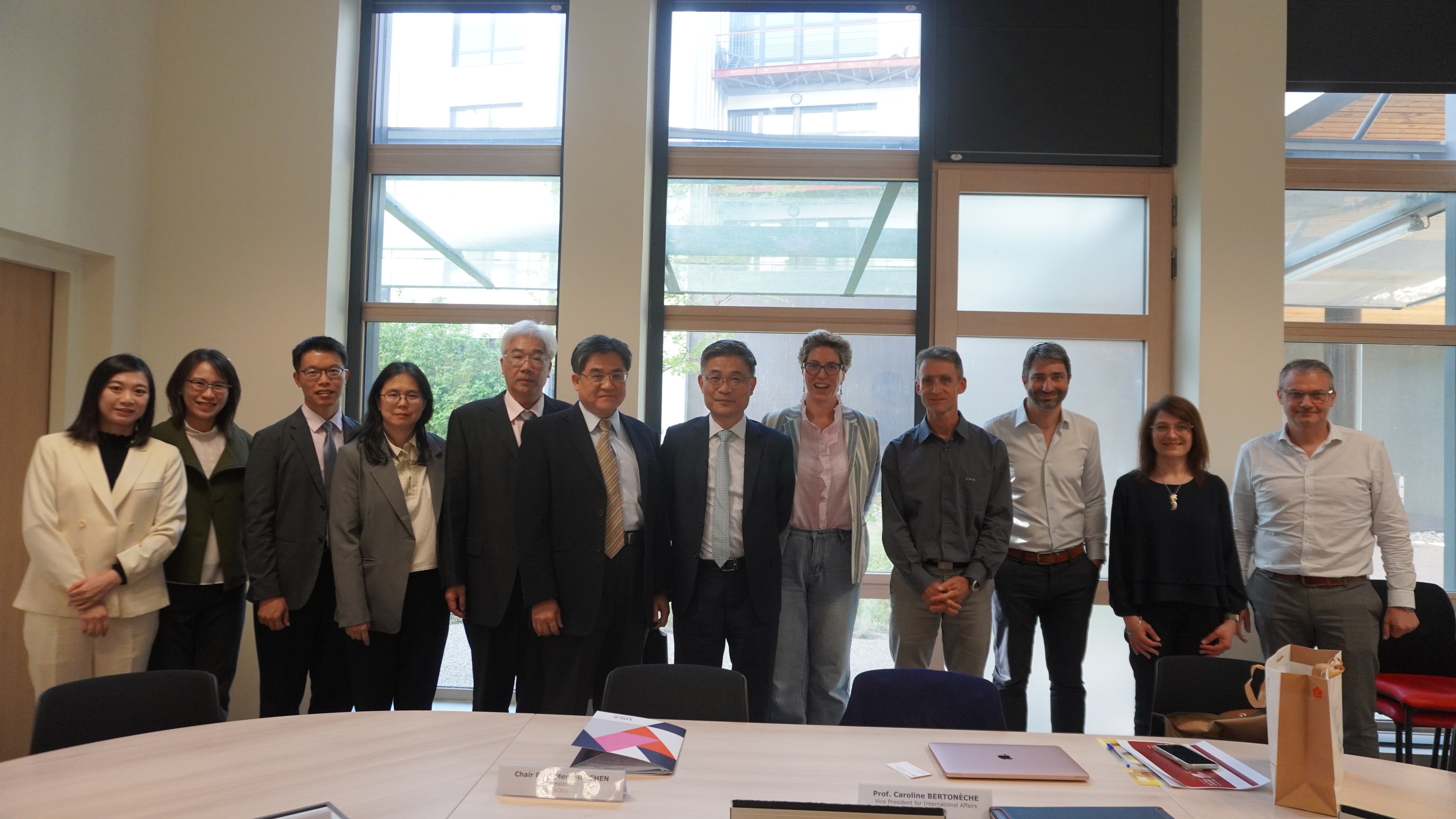 The NCKU-UGA Smart Healthcare Workshop facilitated interactive exchanges between researchers and physicians from both sides on smart healthcare topics.