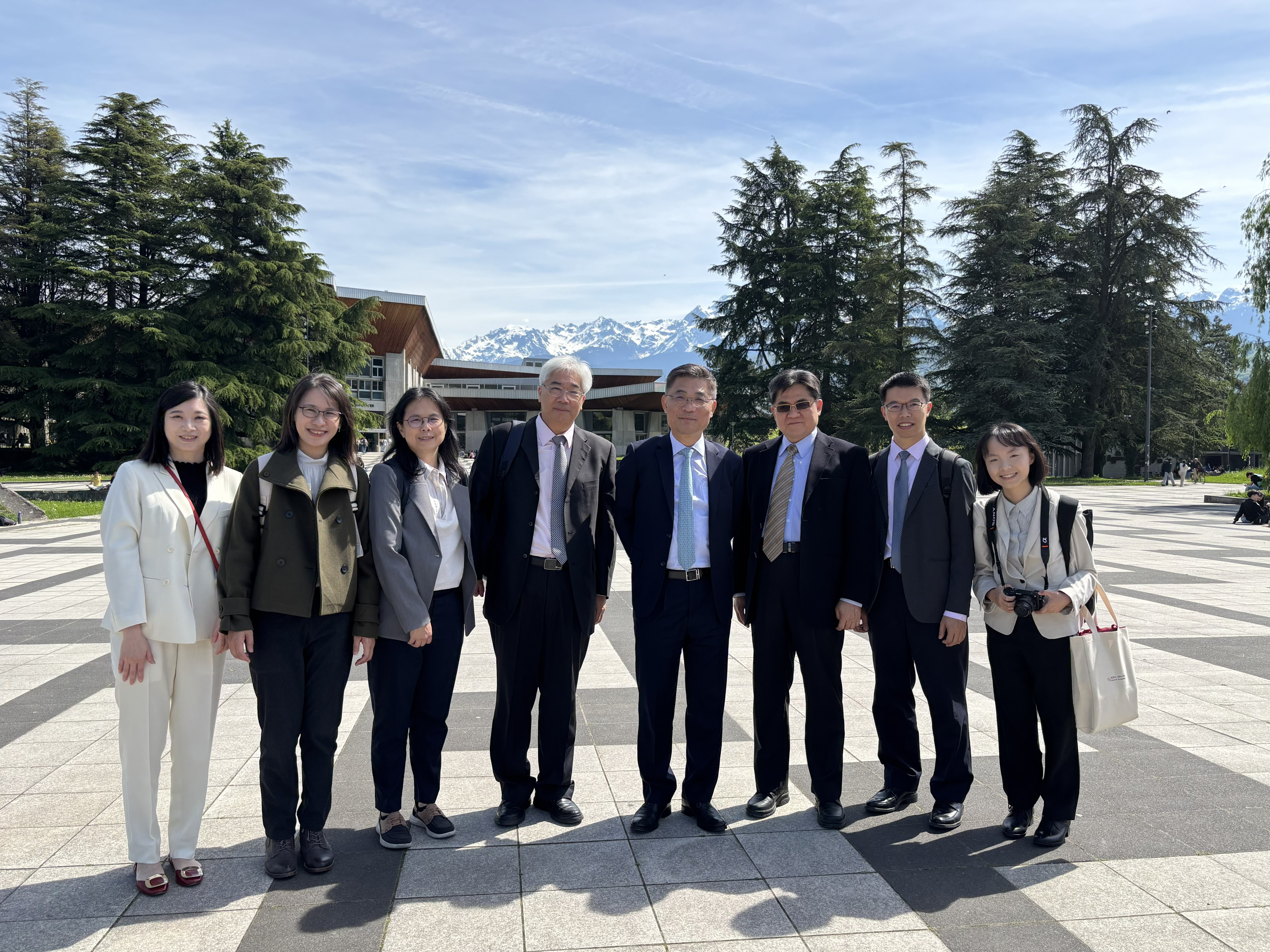 A delegation from National Cheng Kung University, led by President Shen Meng-ru, visited the campus of Grenoble Alpes University.