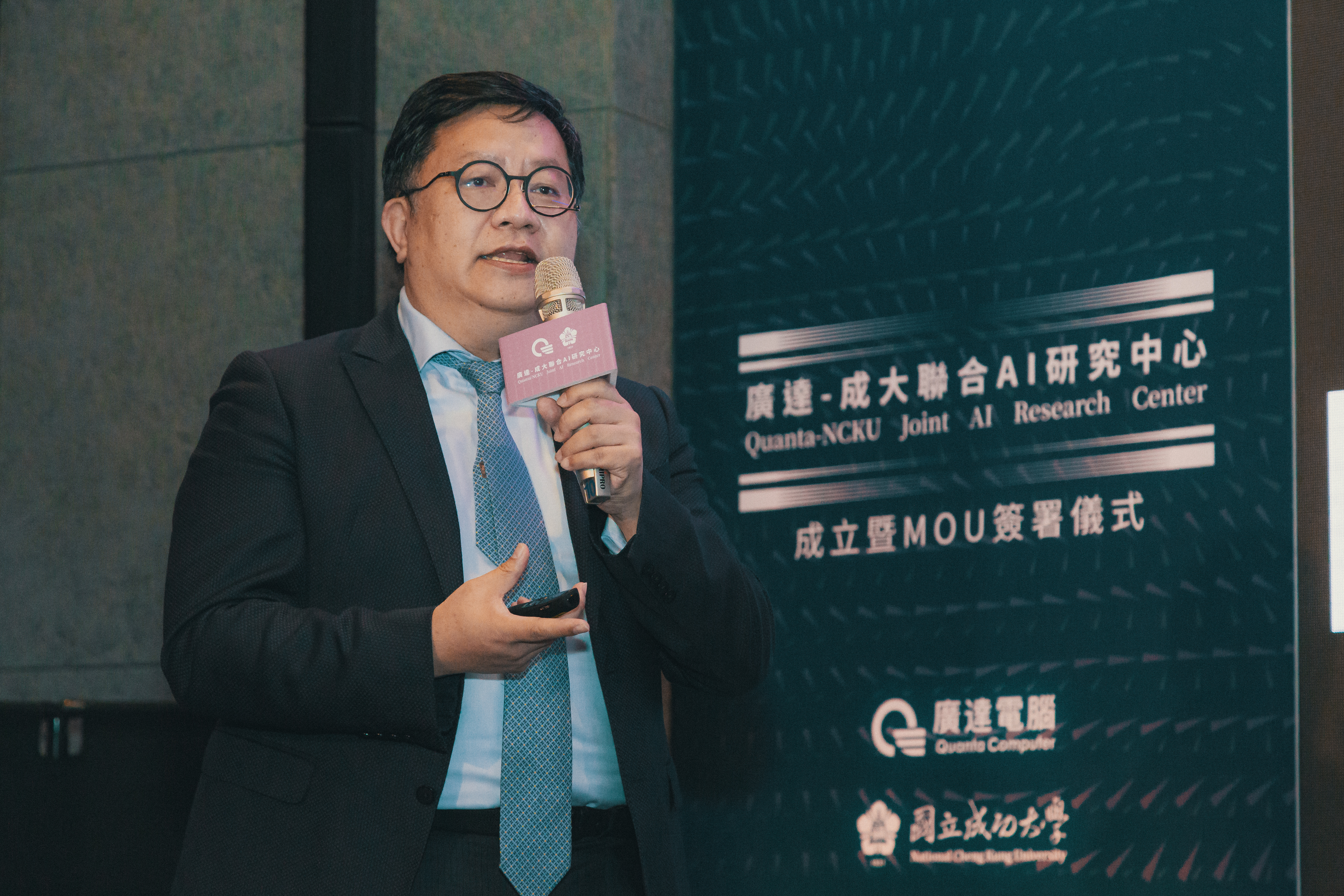 張嘉淵技術長強調，智慧校園就是未來智慧城市的縮影