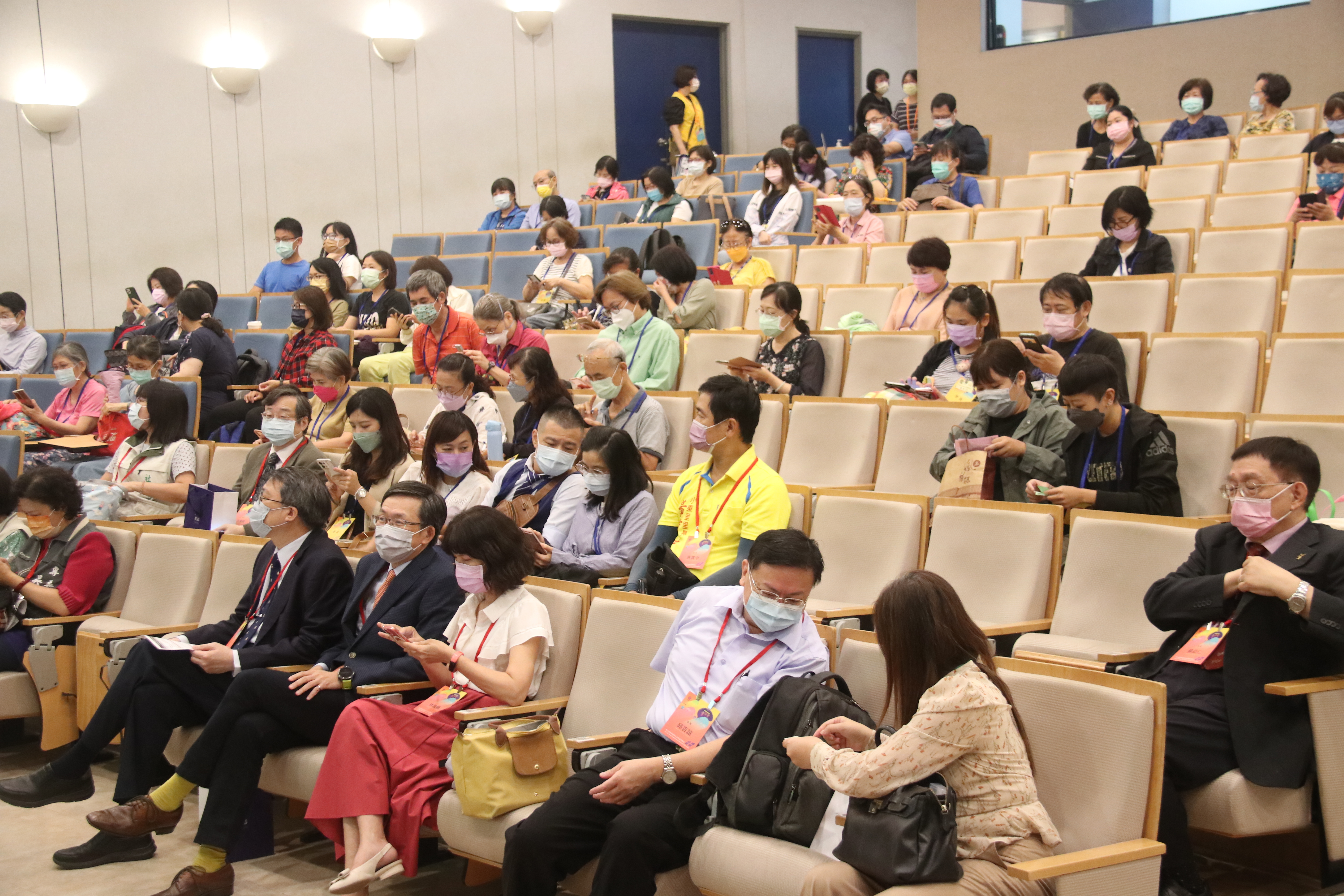 第六屆台南國際失智照護博覽會有許多關心此議題的民眾報名參加