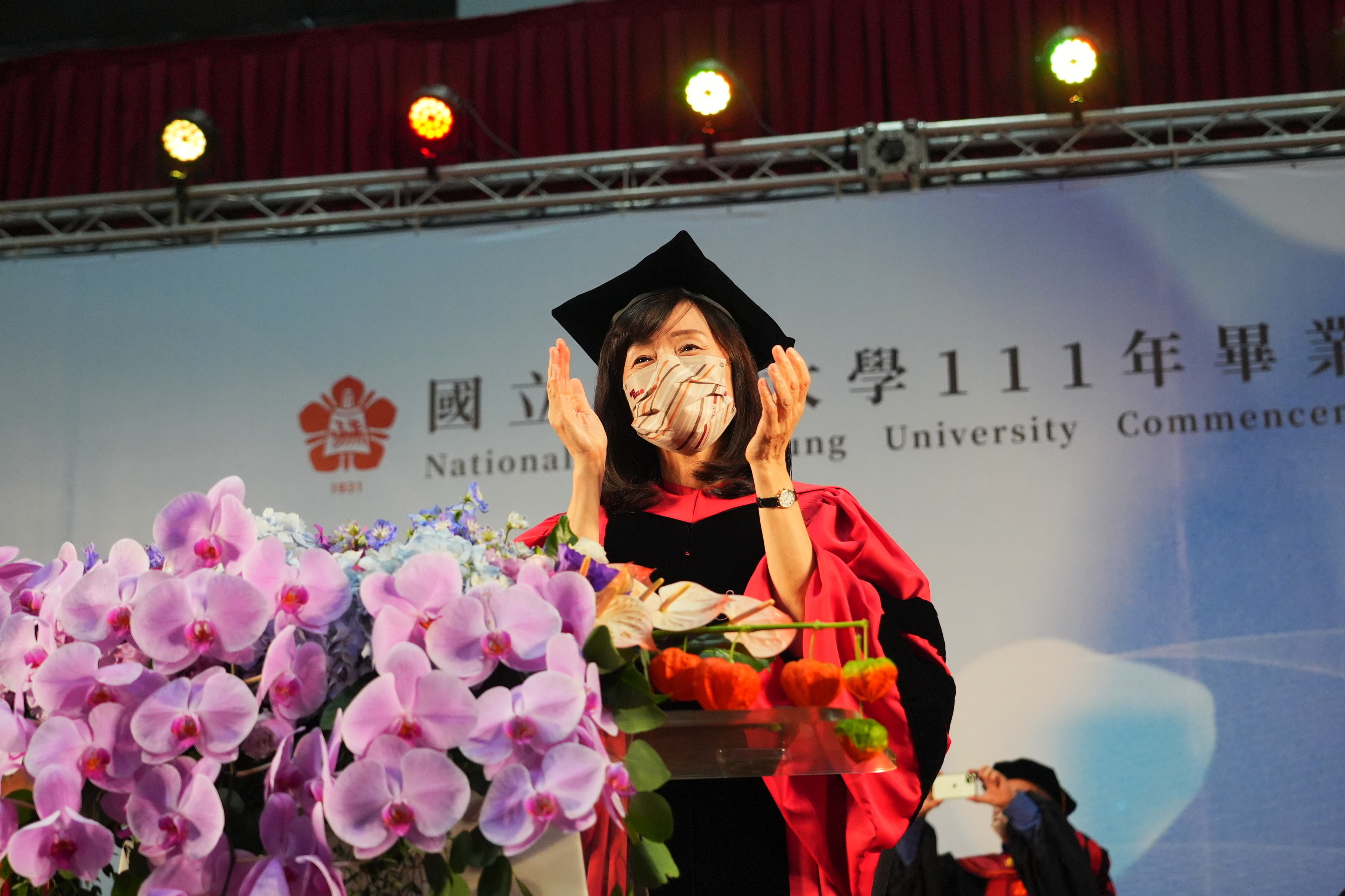 蘇慧貞校長最後一次以校長身分主持畢典，在成大 111 級畢業典禮致詞時期勉在場畢業生