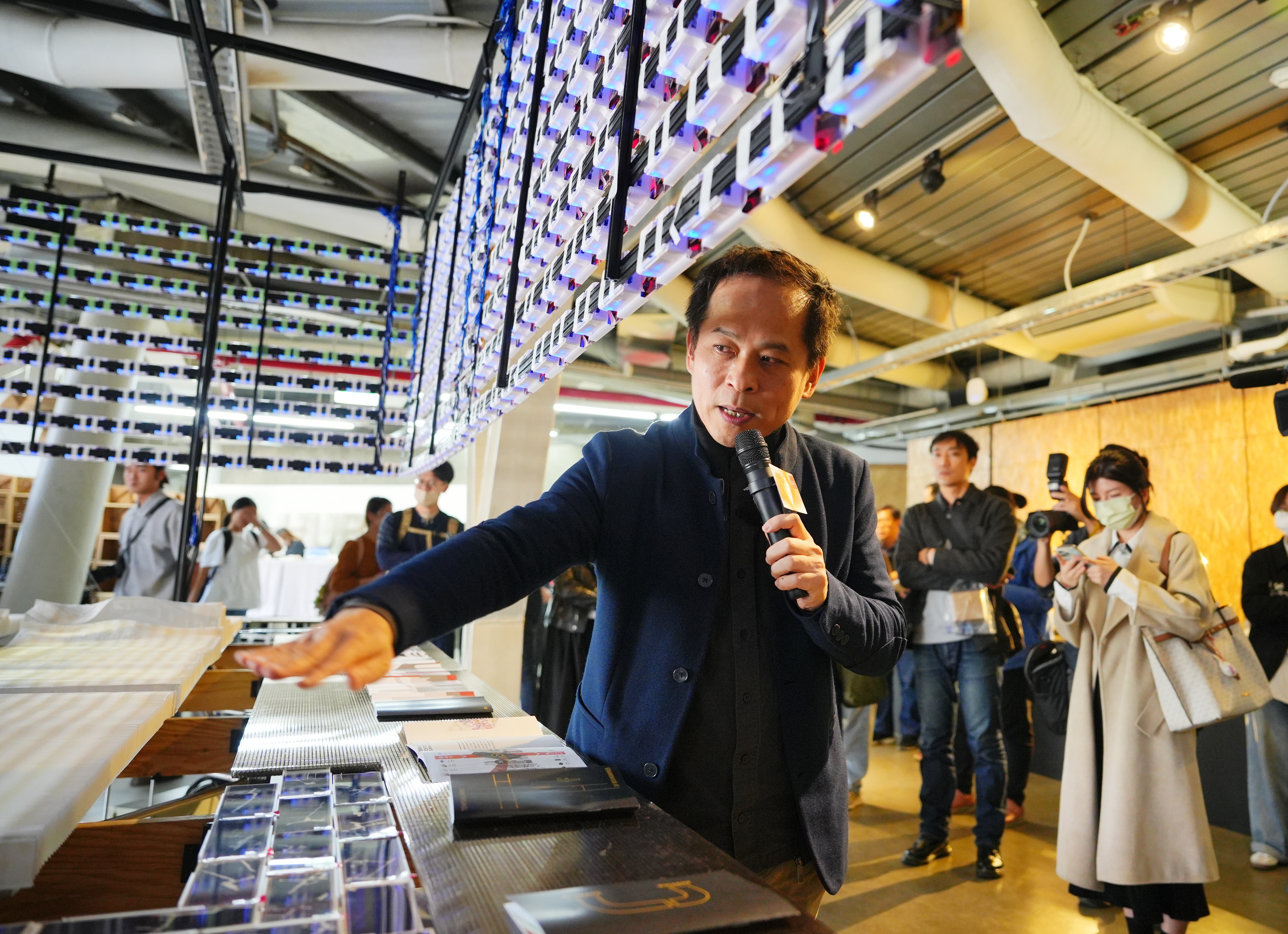 策展人成大建筑系薛承倫教授
