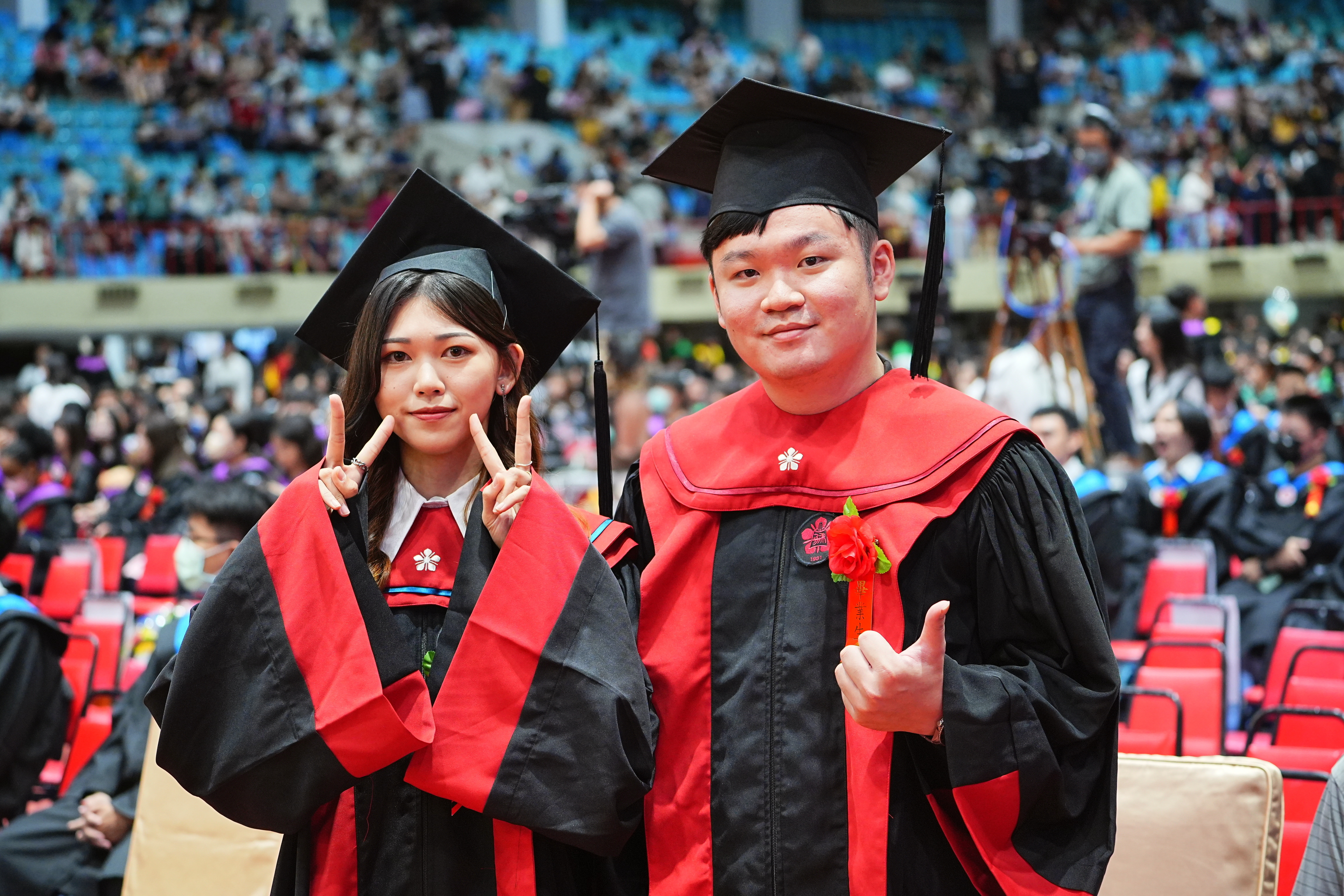 兩學院第一位畢業生