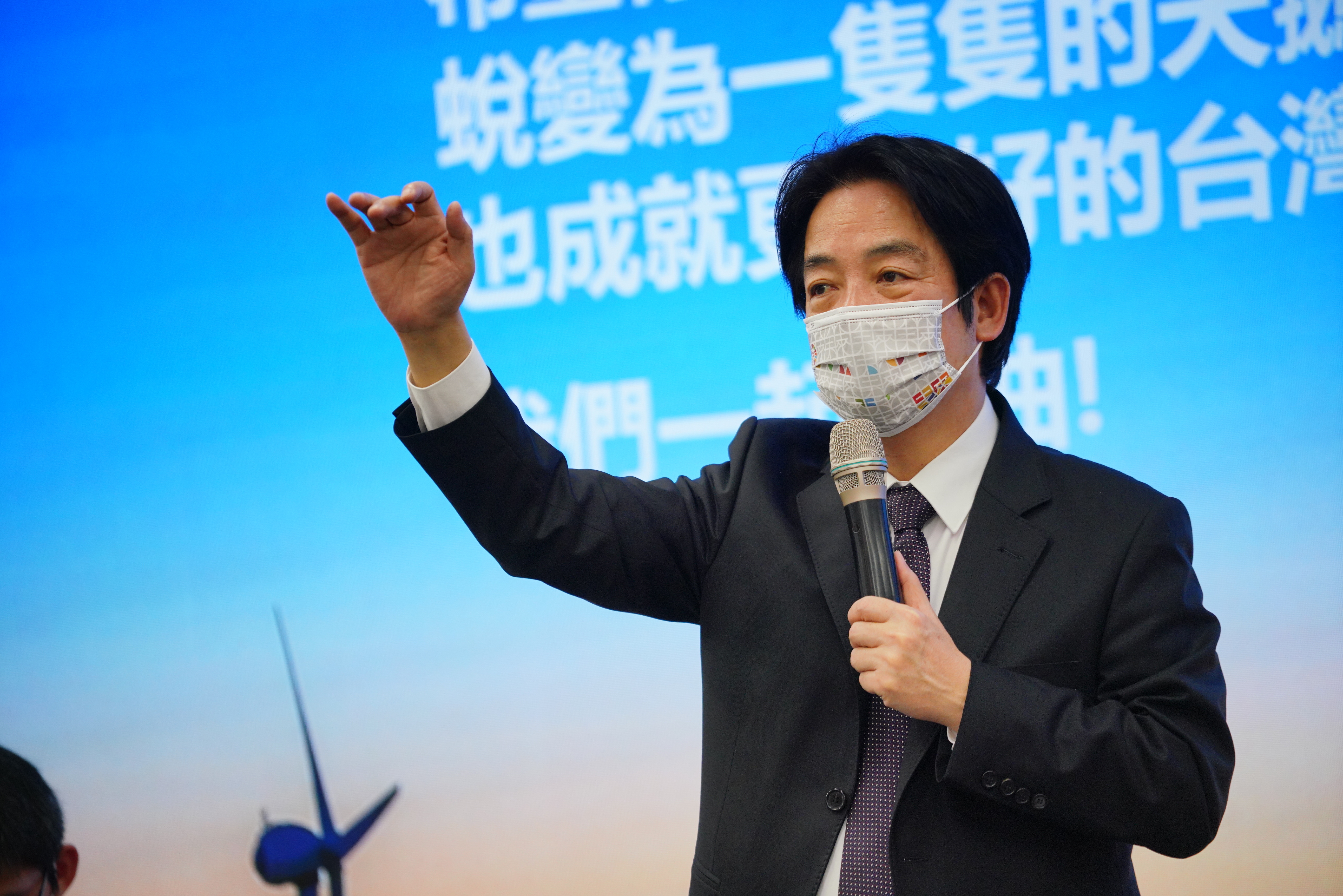  賴清德副總統與成大學生對談，期勉學弟妹掌握未來趨勢變身天鵝