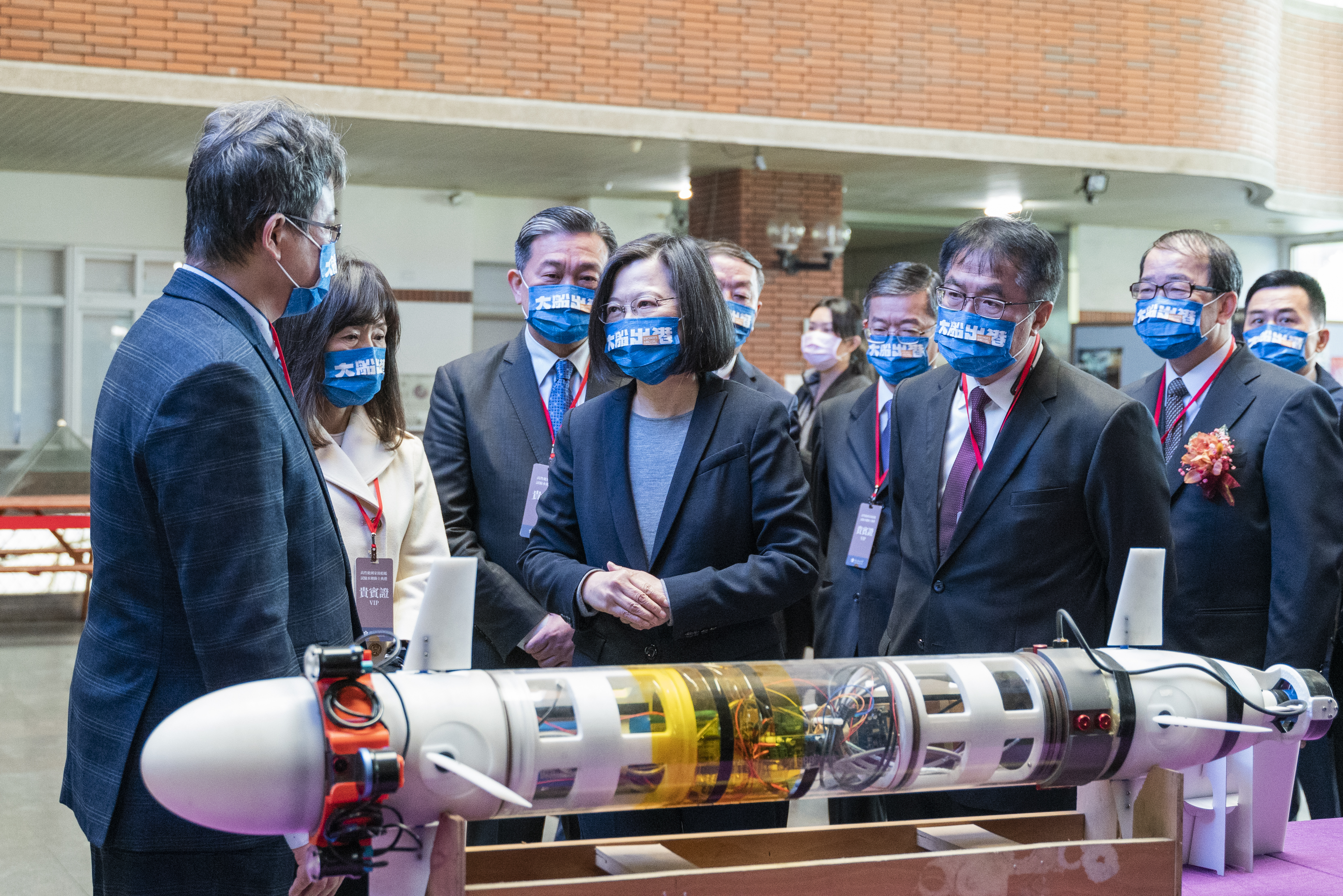 蔡英文總統參觀系統系的科研成果展品「高速水下武器」 蔡英文總統參觀系統系的科研成果展品「高速水下武器」