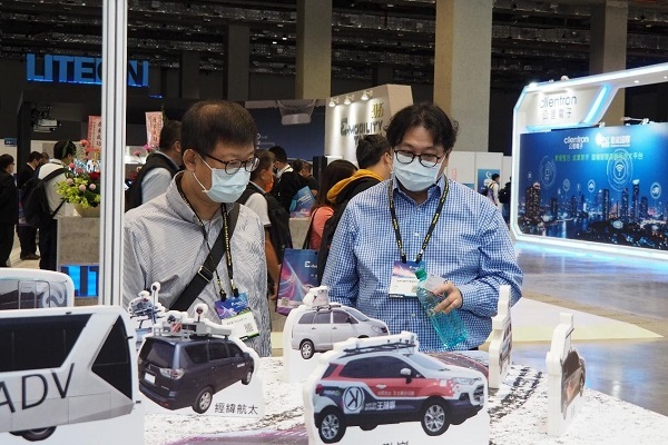 NCKU HDMAPC E-MOBILITY Exhibits Technological Achievements in Developing Foundation for Domestic Self-Driving Cars