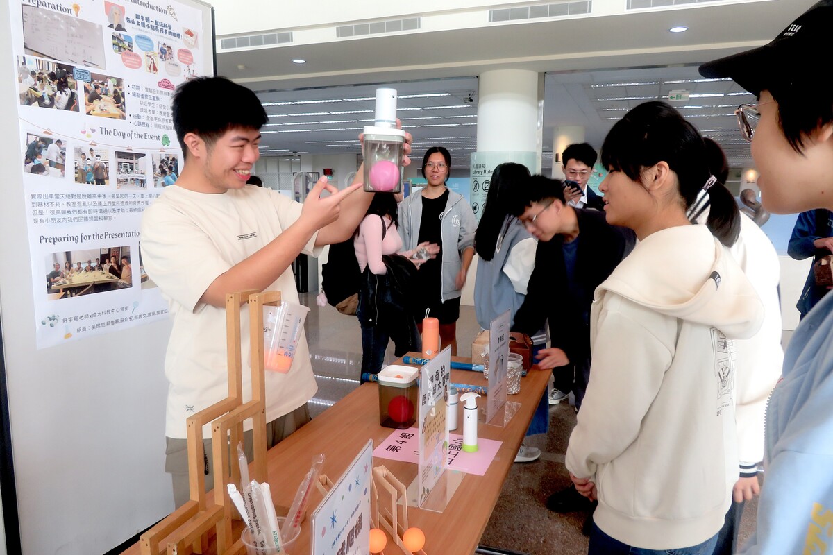 走入城市分享閱讀樂趣　成大圖書館「成大 Book 一市」反思分享