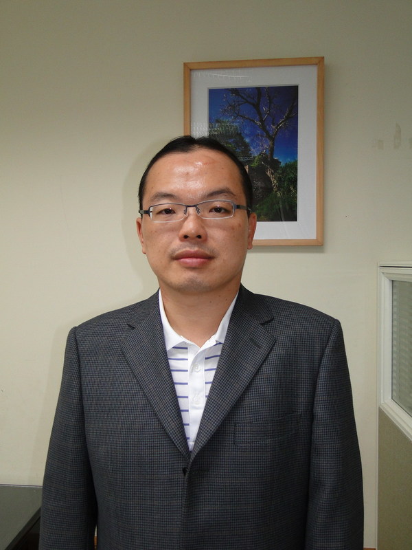 斷手少年 因慈悲而偉大 成大教授許育典 24日獲頒十大傑出青年圖片