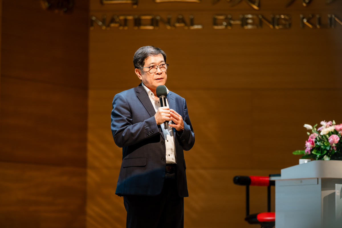 【鳳凰講座】楊偉甫董事長：跨域歷練，享受不被定義的人生