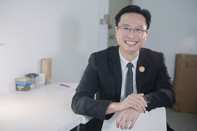 國立成功大學工業設計系副教授曾元琦